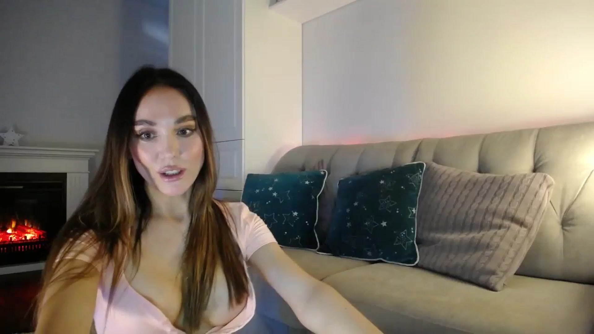 Gallery image thumbnail from Elysewine's myfreecams stream on, 01/28/2024, 06:59 image 14 of 20