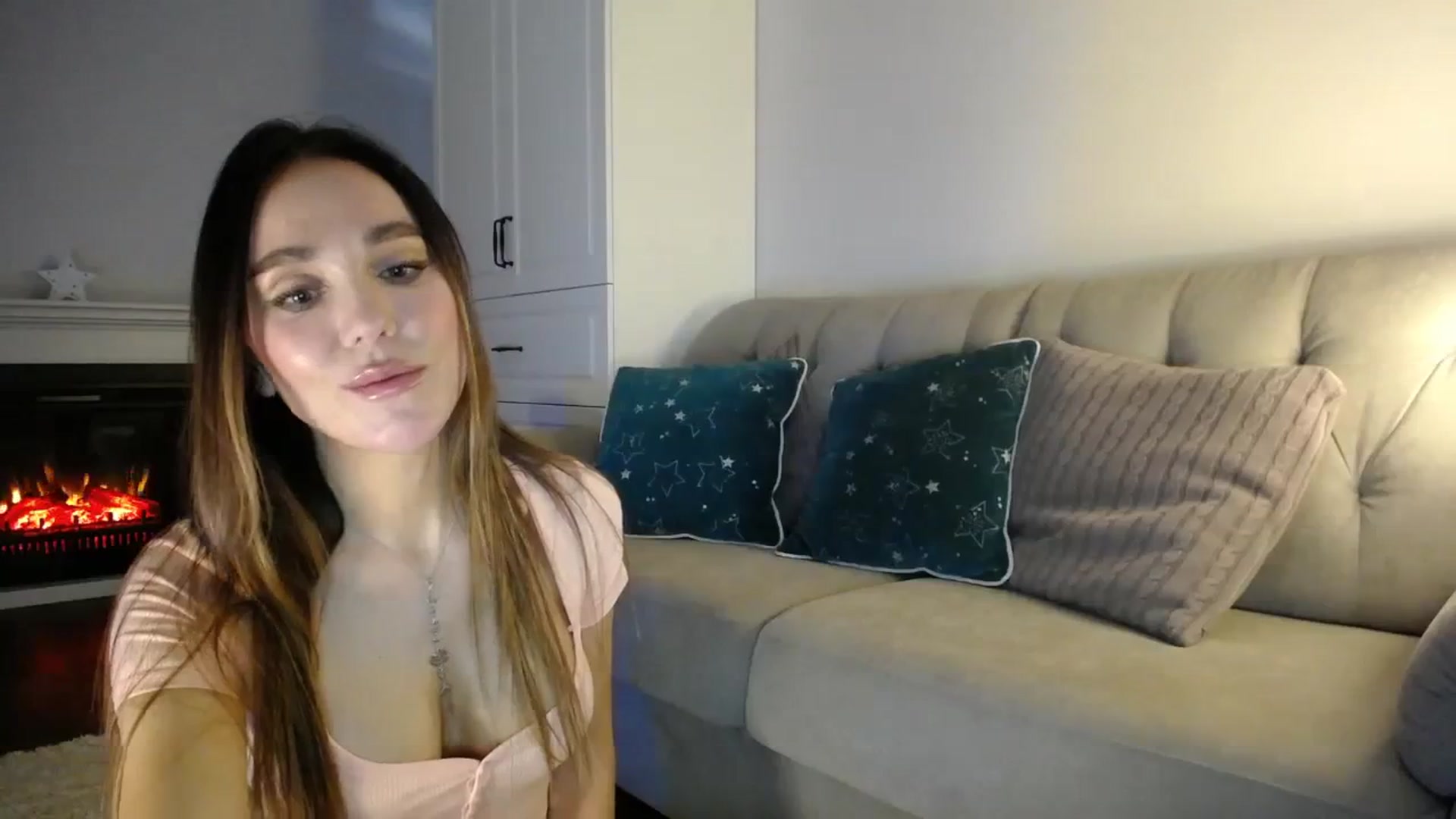 Gallery image thumbnail from Elysewine's myfreecams stream on, 01/28/2024, 06:59 image 8 of 20