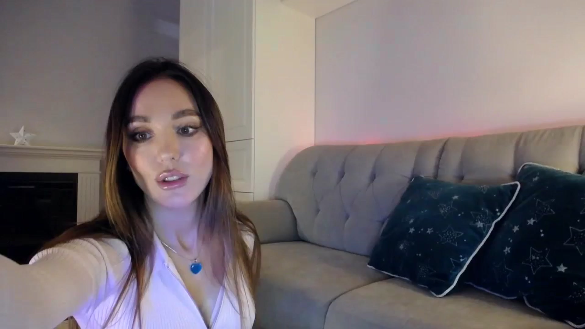 Gallery image thumbnail from Elysewine's myfreecams stream on, 02/10/2024, 07:09 image 1 of 20