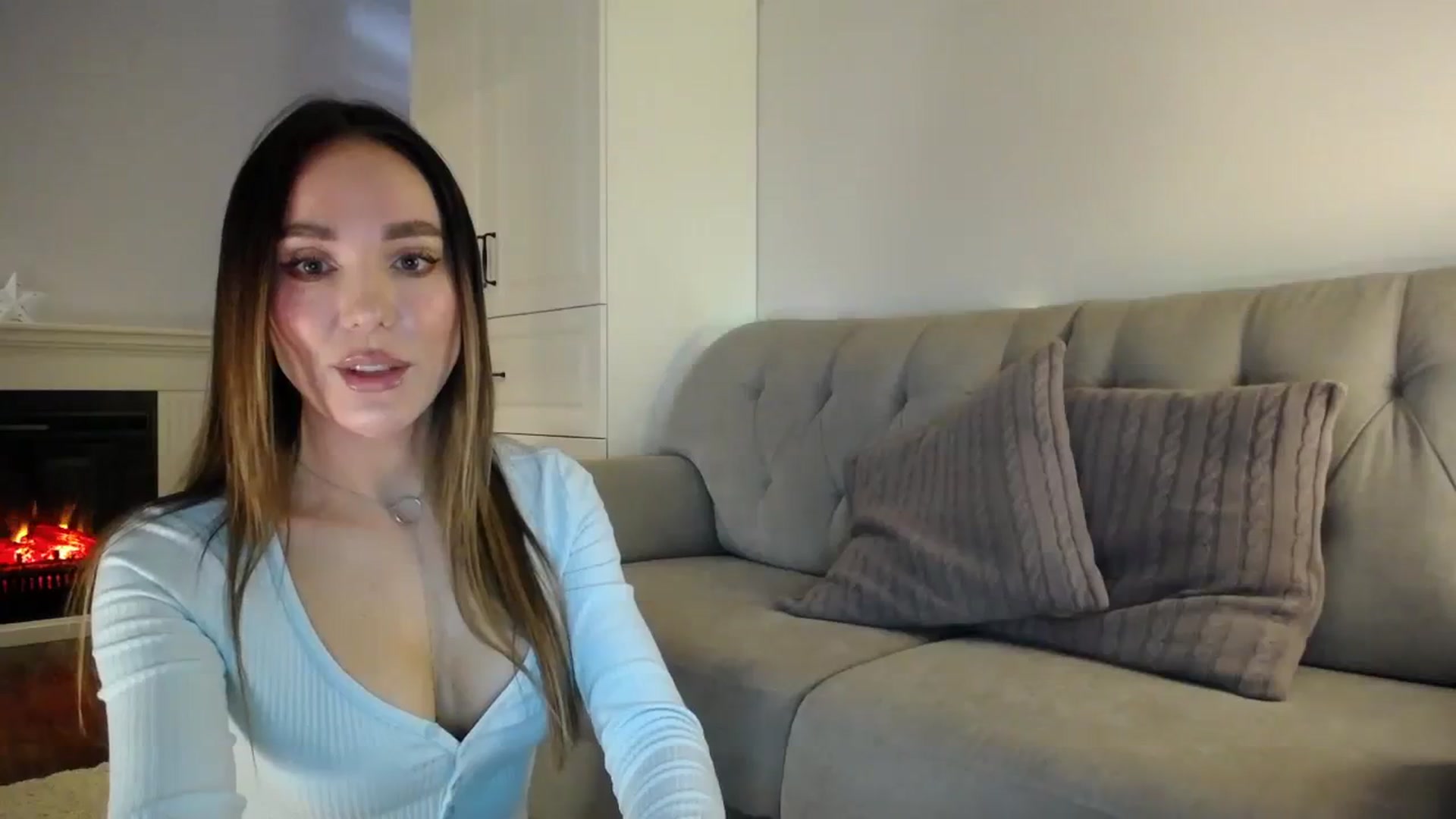 Gallery image thumbnail from Elysewine's myfreecams stream on, 02/11/2024, 07:09 image 7 of 20