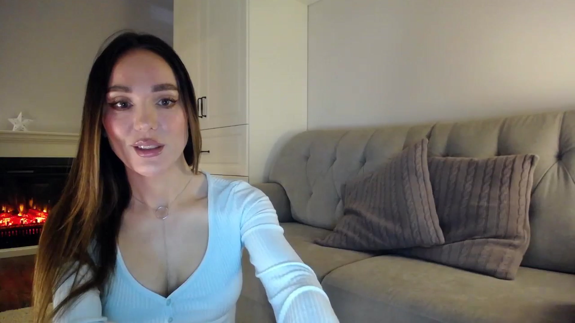 Gallery image thumbnail from Elysewine's myfreecams stream on, 02/11/2024, 07:09 image 3 of 20