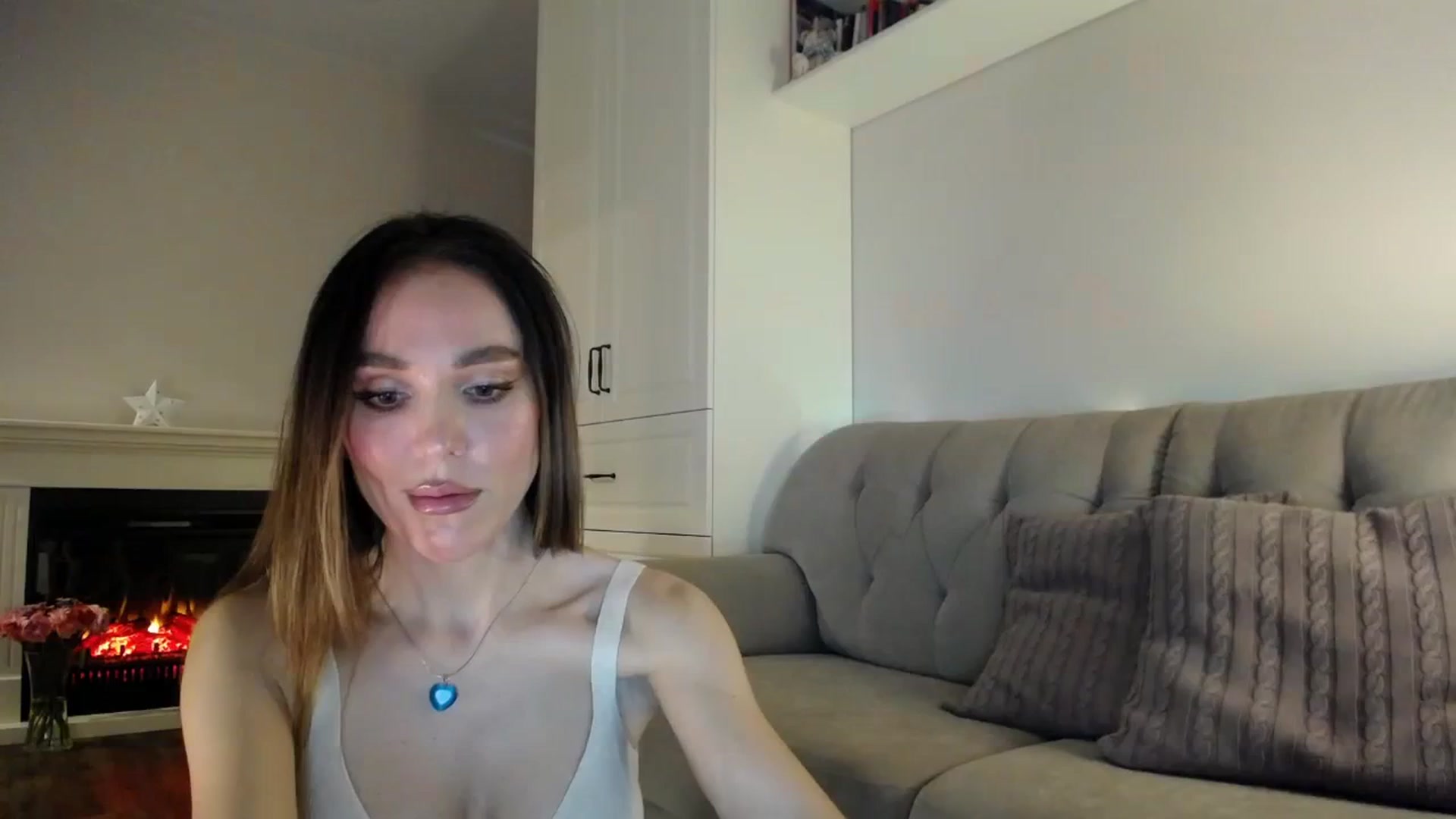 Gallery image thumbnail from Elysewine's myfreecams stream on, 02/17/2024, 06:32 image 2 of 20