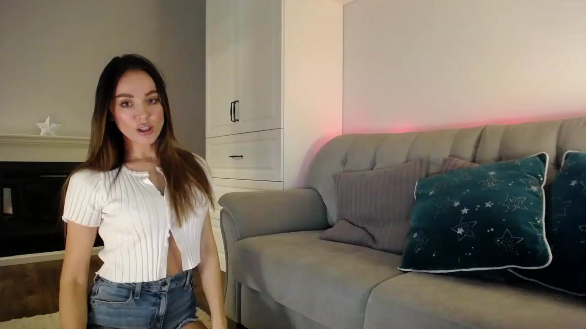Gallery image thumbnail from Elysewine's myfreecams stream on, 02/18/2024, 06:42 image 6 of 20