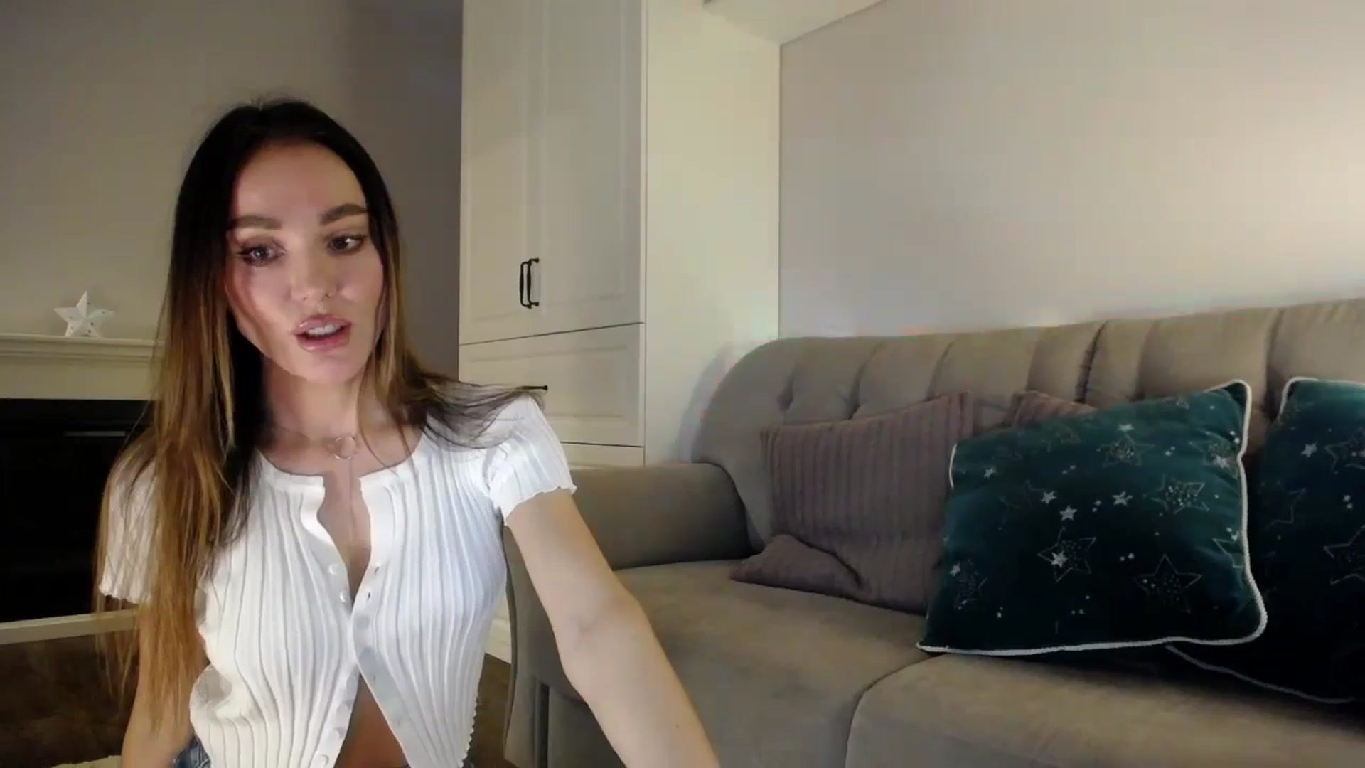 Gallery image thumbnail from Elysewine's myfreecams stream on, 02/18/2024, 06:42 image 14 of 20