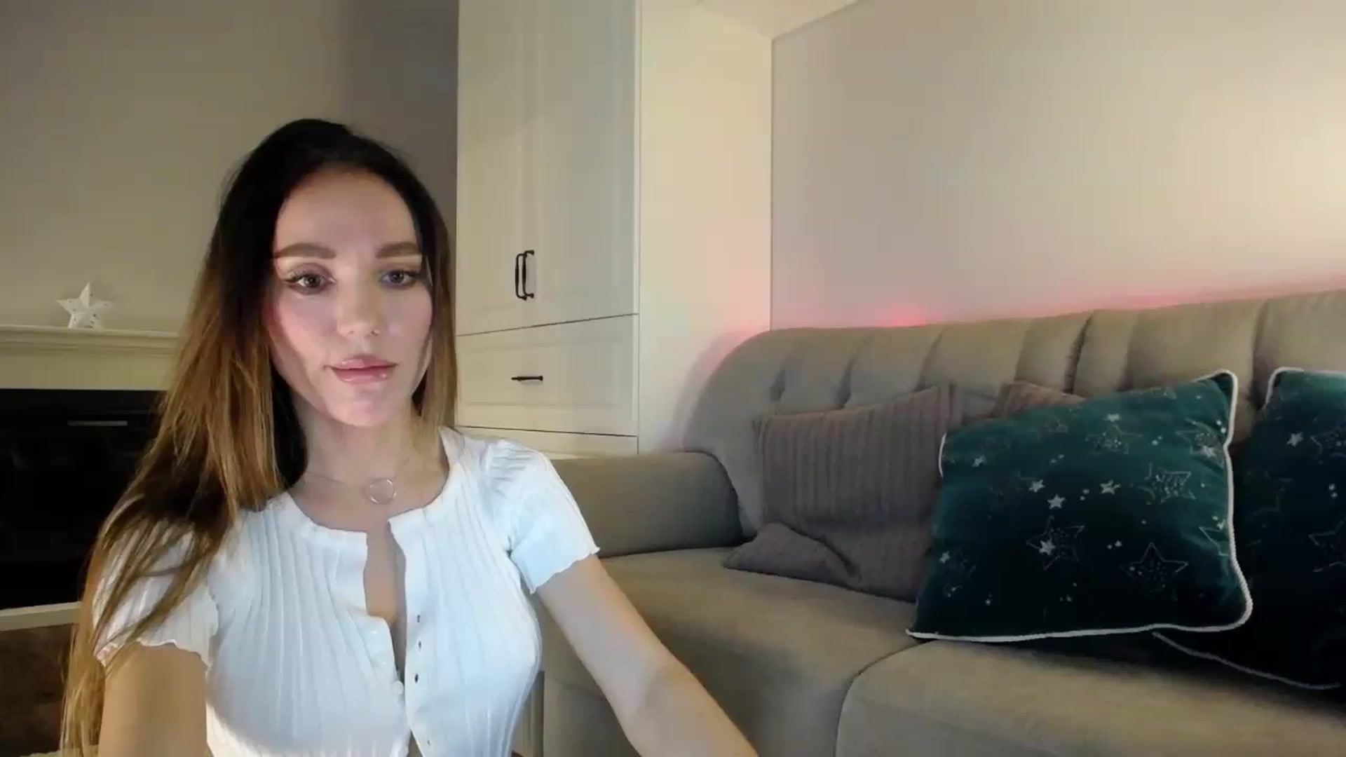Gallery image thumbnail from Elysewine's myfreecams stream on, 02/18/2024, 06:42 image 15 of 20