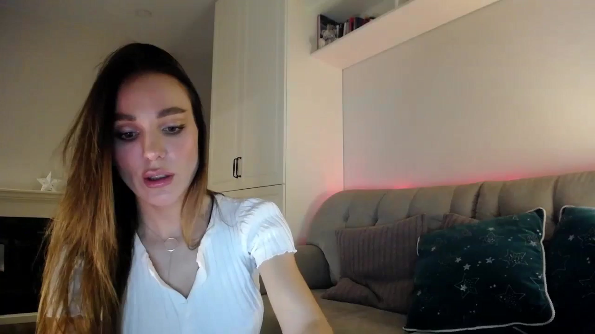 Gallery image thumbnail from Elysewine's myfreecams stream on, 02/18/2024, 06:42 image 7 of 20