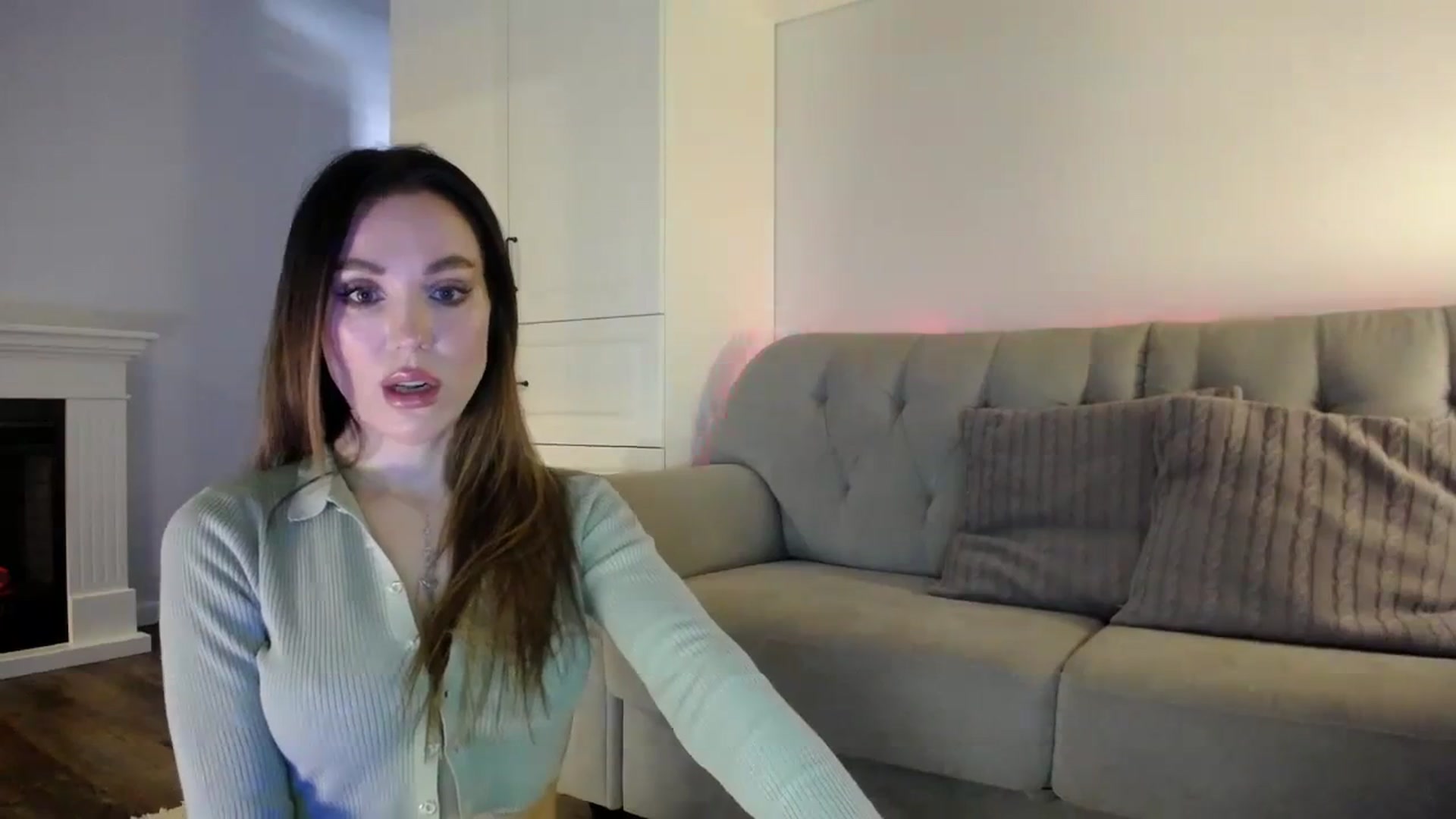 Gallery image thumbnail from Elysewine's myfreecams stream on, 02/25/2024, 07:12 image 9 of 20