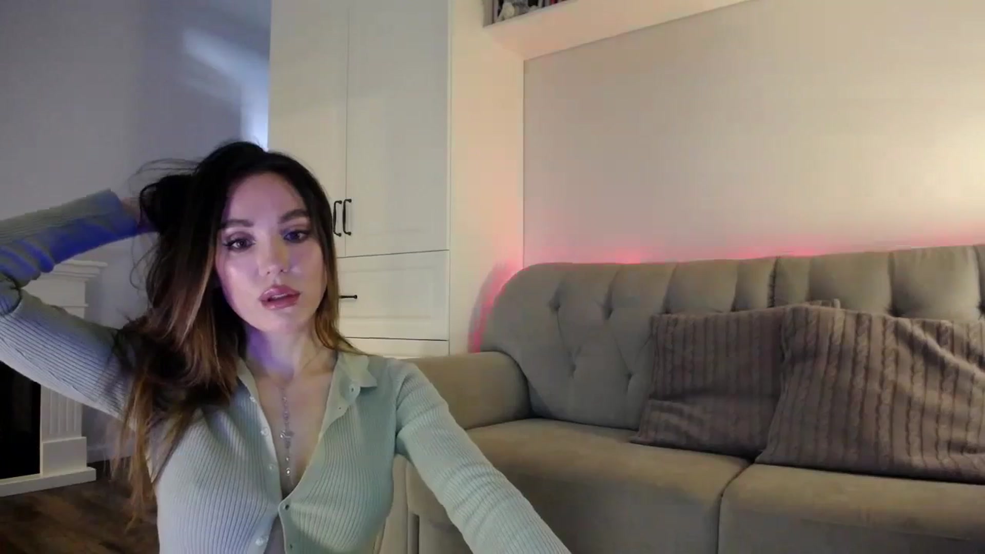 Gallery image thumbnail from Elysewine's myfreecams stream on, 02/25/2024, 07:12 image 11 of 20