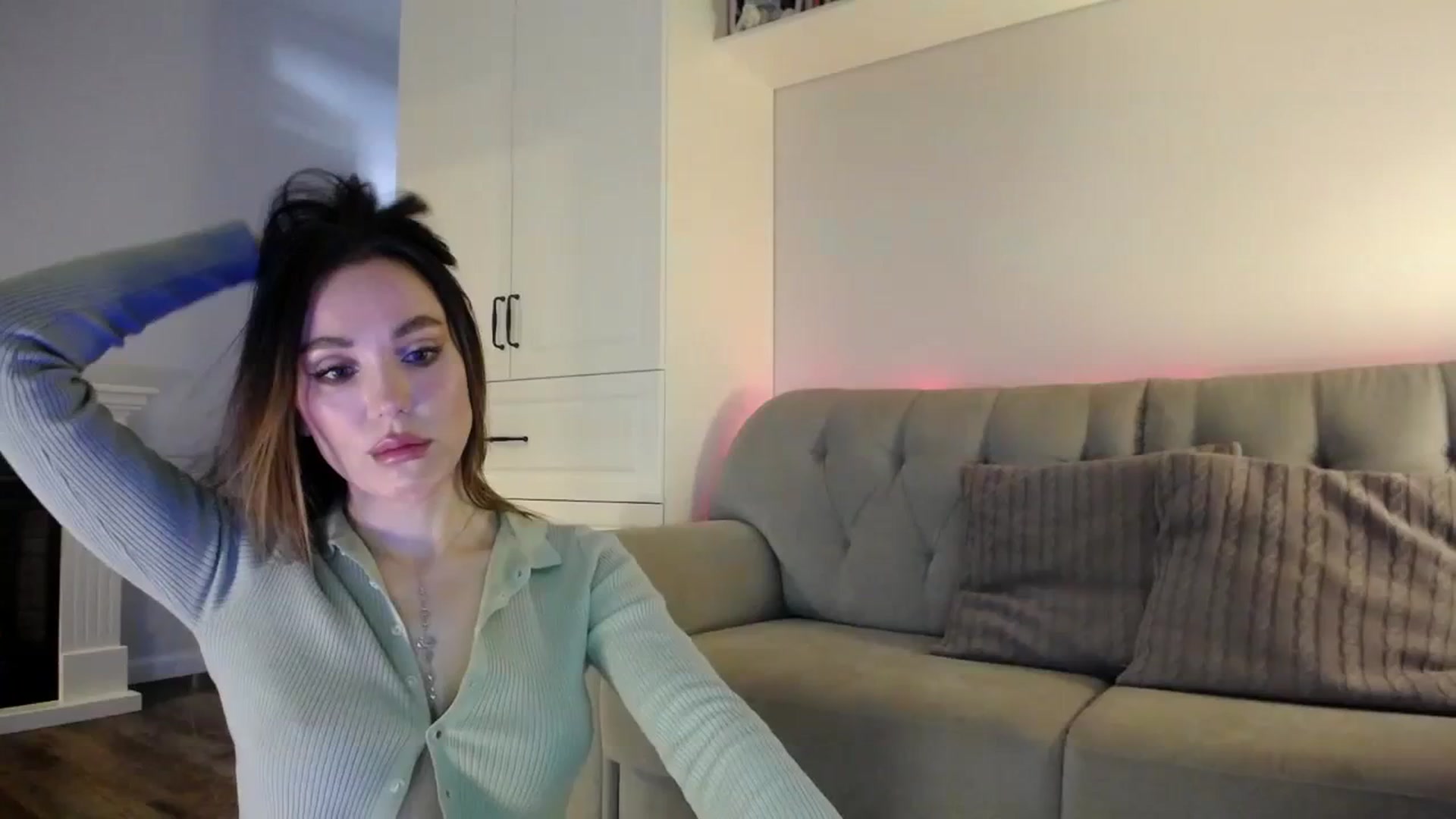 Gallery image thumbnail from Elysewine's myfreecams stream on, 02/25/2024, 07:12 image 10 of 20