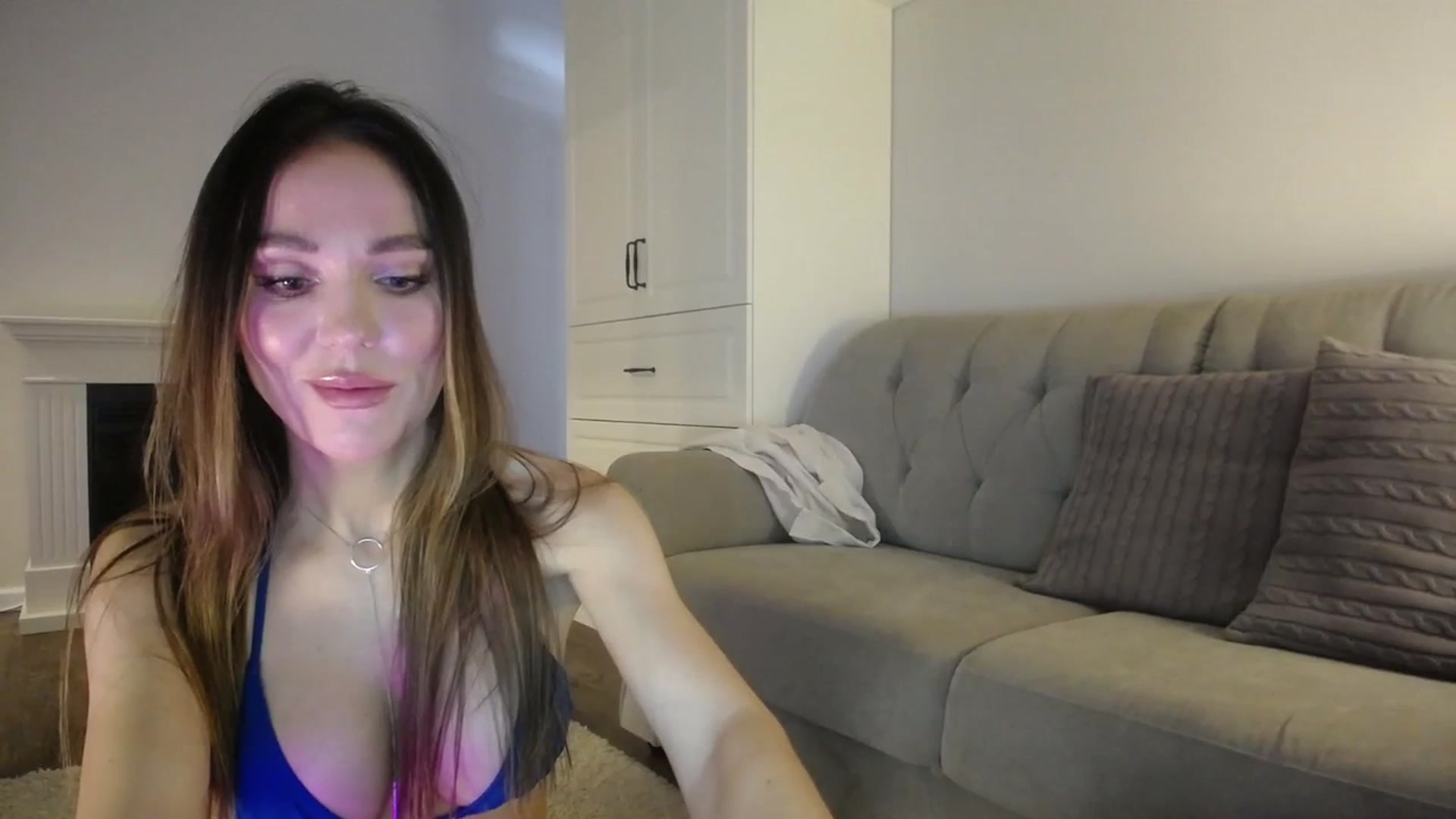 Gallery image thumbnail from Elysewine's myfreecams stream on, 03/02/2024, 06:18 image 15 of 20