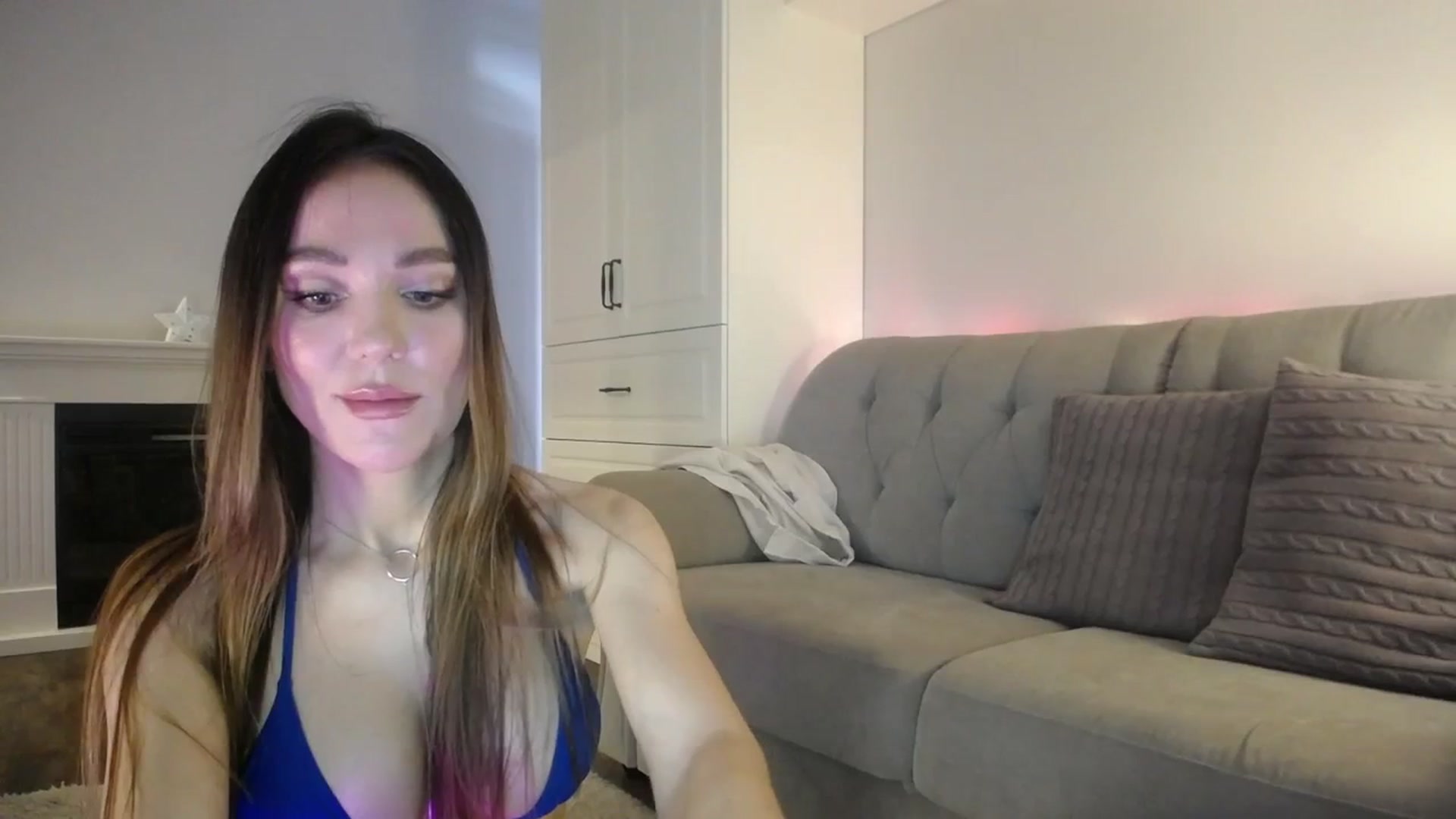 Gallery image thumbnail from Elysewine's myfreecams stream on, 03/02/2024, 06:18 image 2 of 20