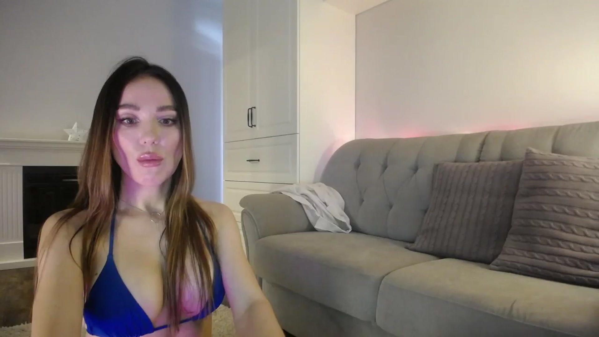 Gallery image thumbnail from Elysewine's myfreecams stream on, 03/02/2024, 06:18 image 4 of 20