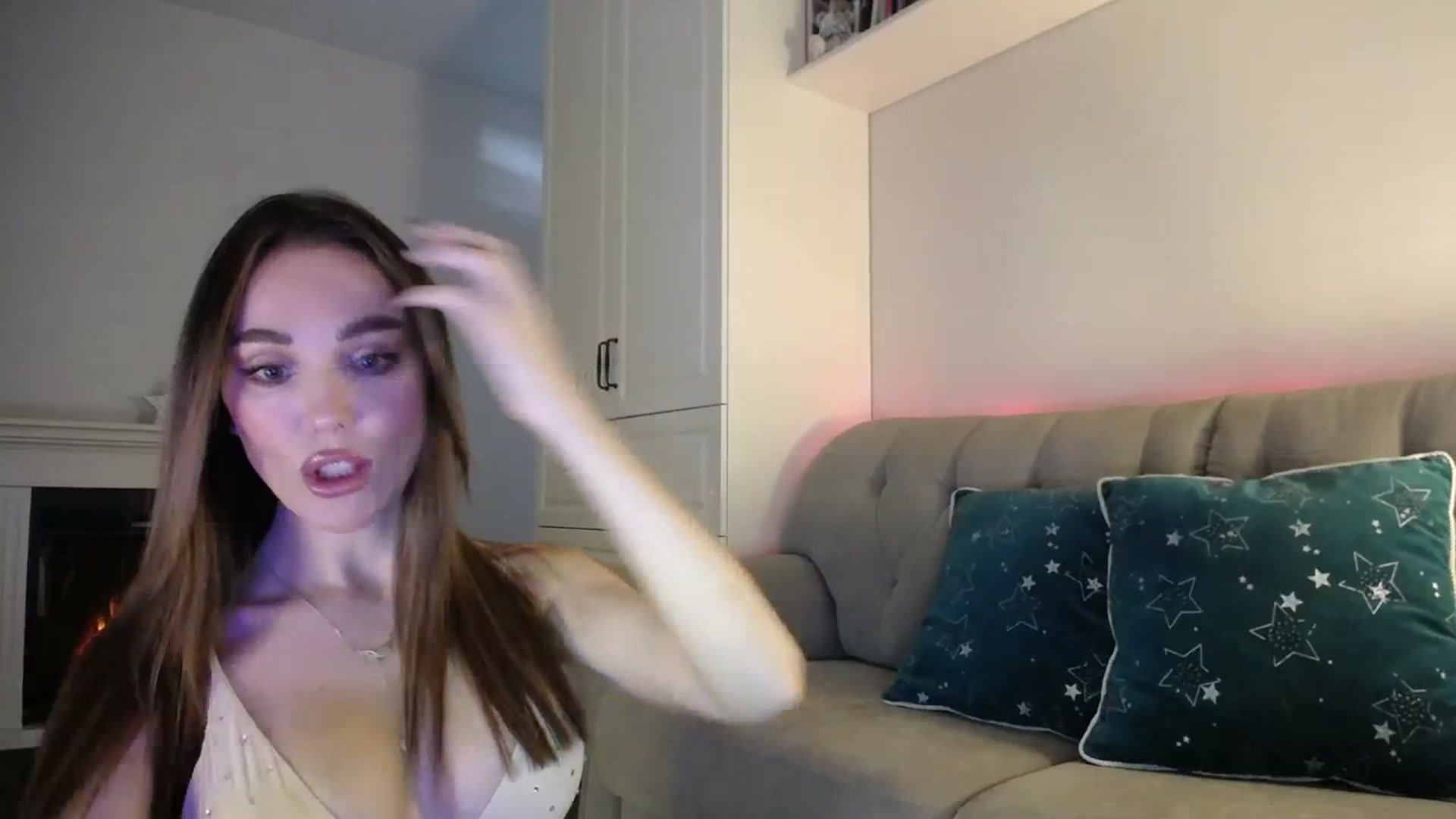 Gallery image thumbnail from Elysewine's myfreecams stream on, 03/09/2024, 06:06 image 2 of 20