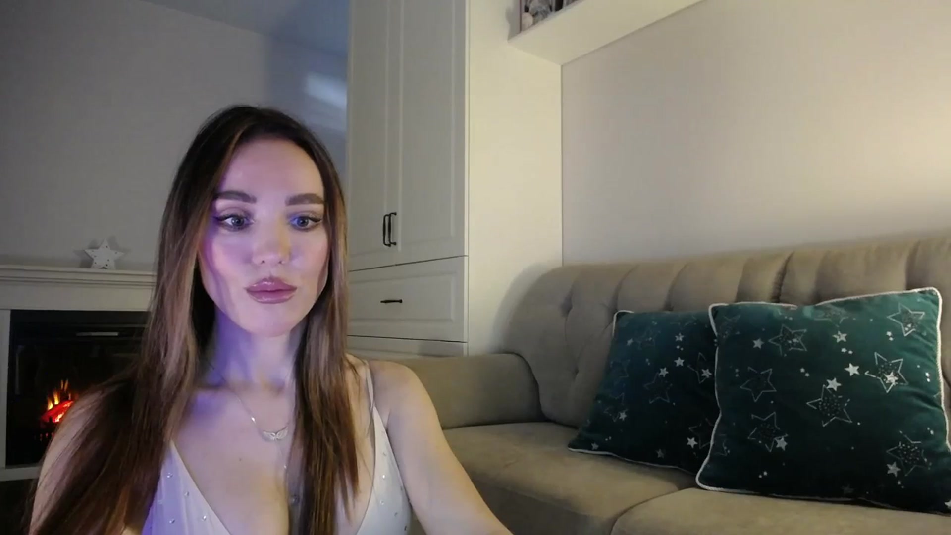 Gallery image thumbnail from Elysewine's myfreecams stream on, 03/09/2024, 06:06 image 3 of 20