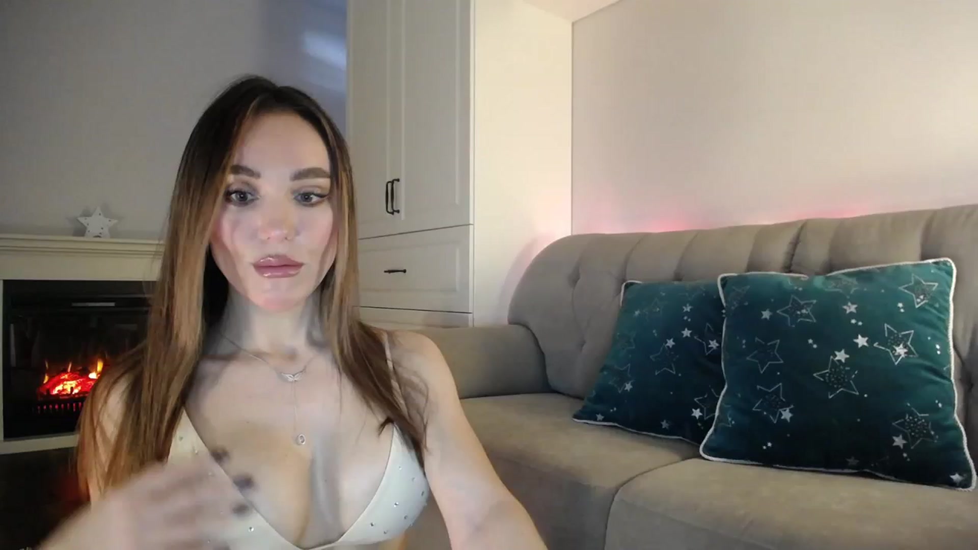Gallery image thumbnail from Elysewine's myfreecams stream on, 03/09/2024, 06:06 image 11 of 20
