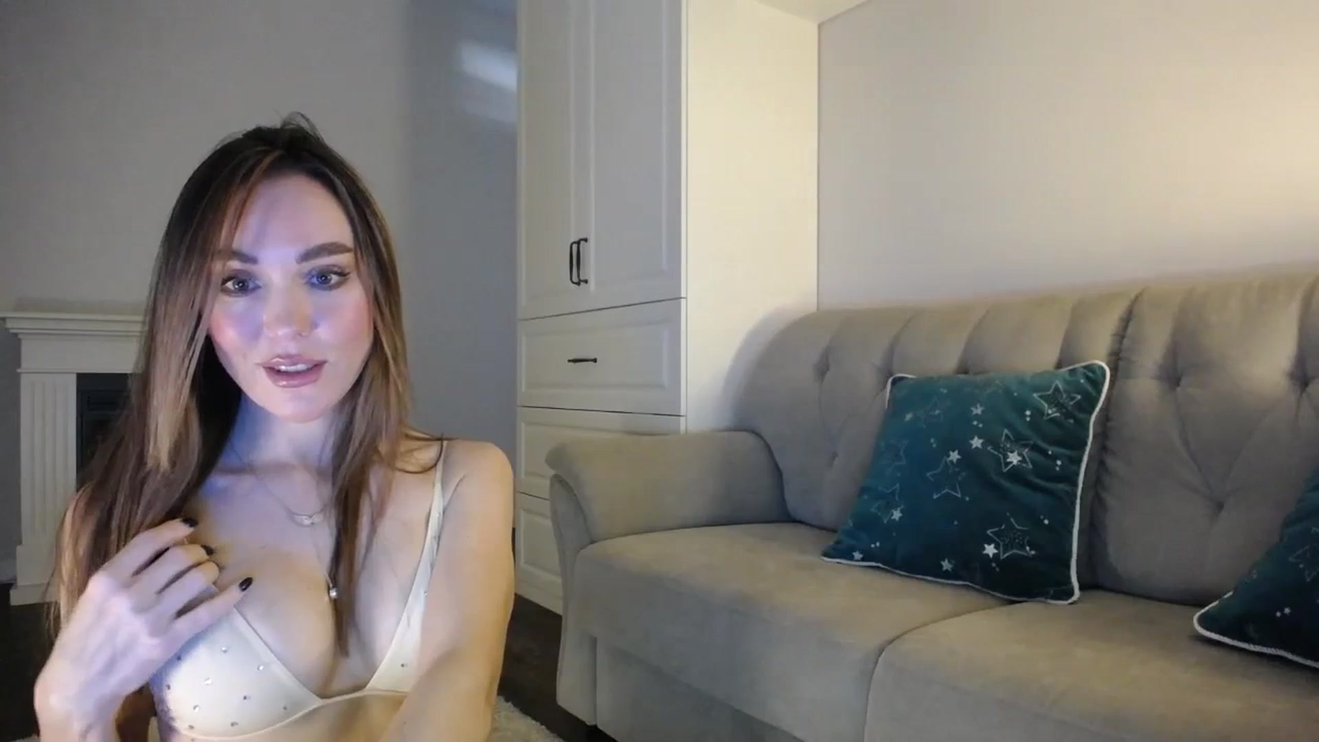 Gallery image thumbnail from Elysewine's myfreecams stream on, 03/09/2024, 07:18 image 10 of 20