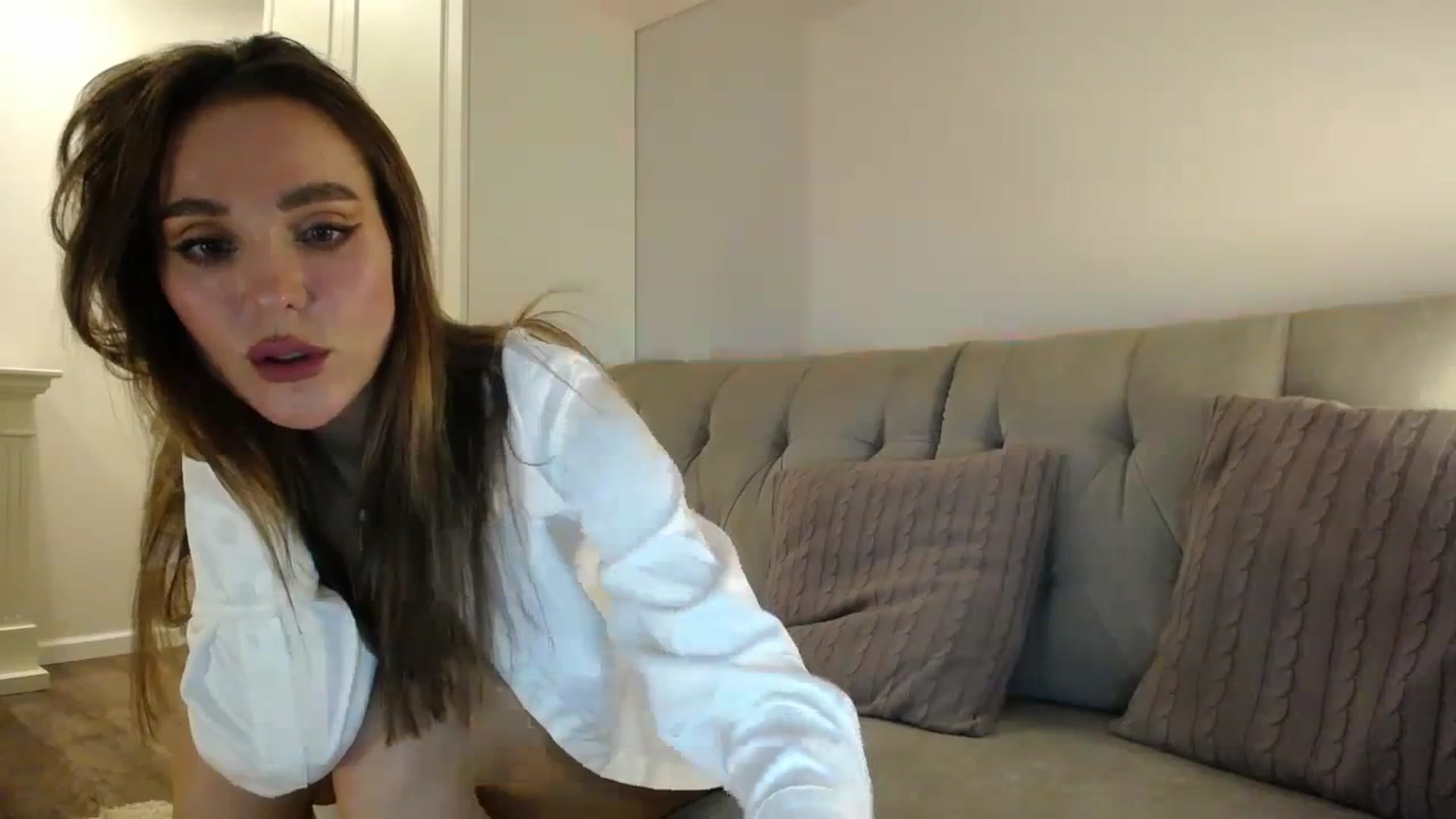 Gallery image thumbnail from Elysewine's myfreecams stream on, 03/10/2024, 06:09 image 18 of 20