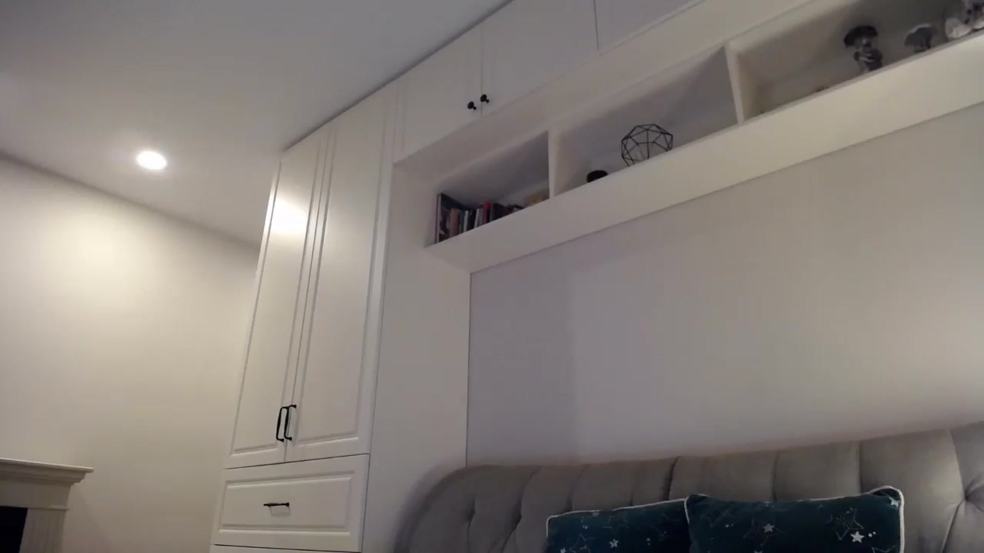 Gallery image thumbnail from Elysewine's myfreecams stream on, 04/14/2024, 05:44 image 19 of 20