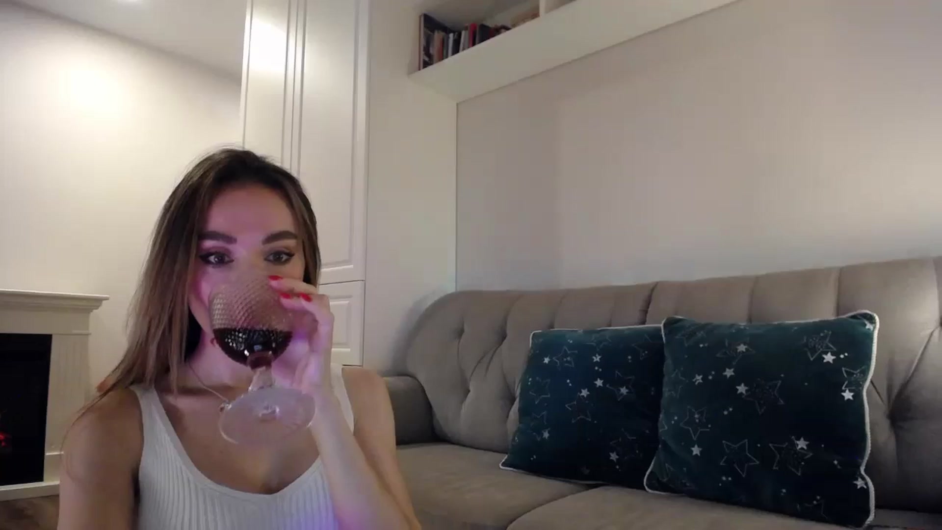 Gallery image thumbnail from Elysewine's myfreecams stream on, 04/14/2024, 05:44 image 12 of 20