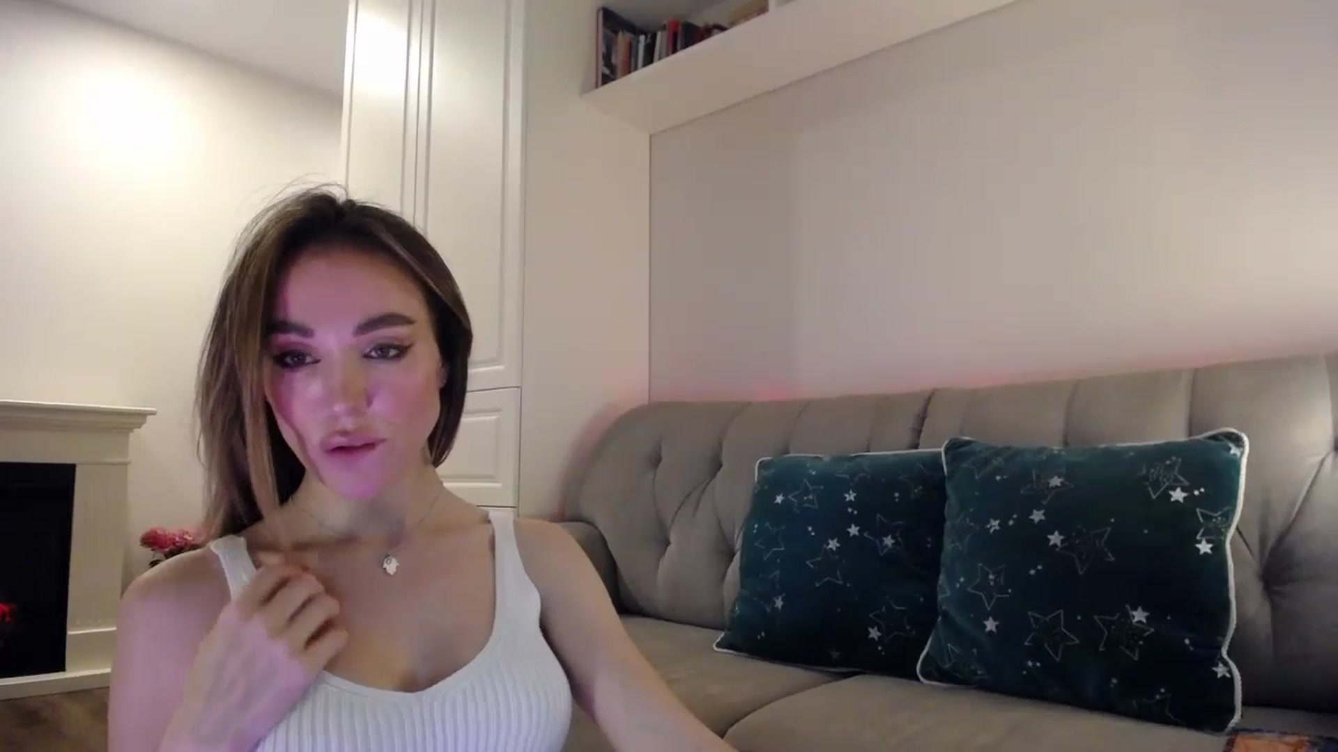 Gallery image thumbnail from Elysewine's myfreecams stream on, 04/14/2024, 05:44 image 8 of 20