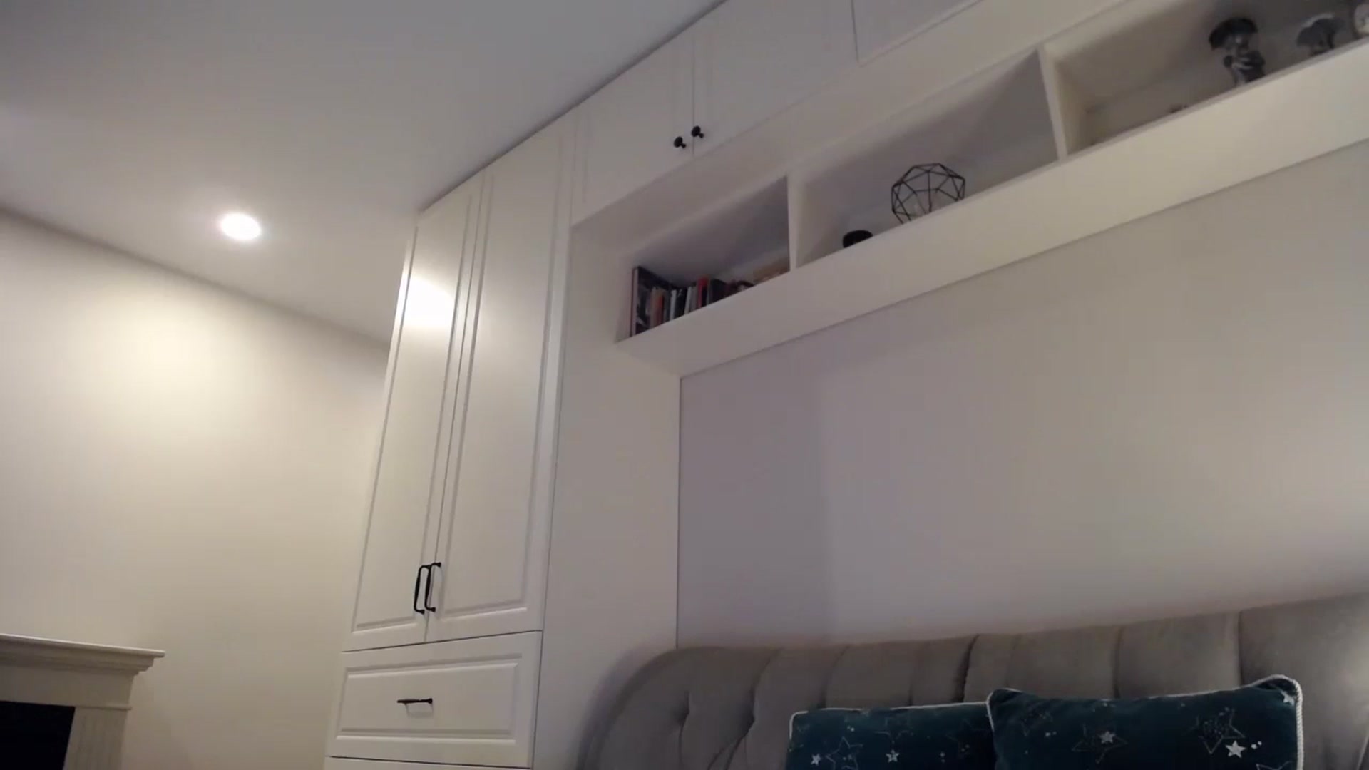 Gallery image thumbnail from Elysewine's myfreecams stream on, 04/14/2024, 05:44 image 11 of 20