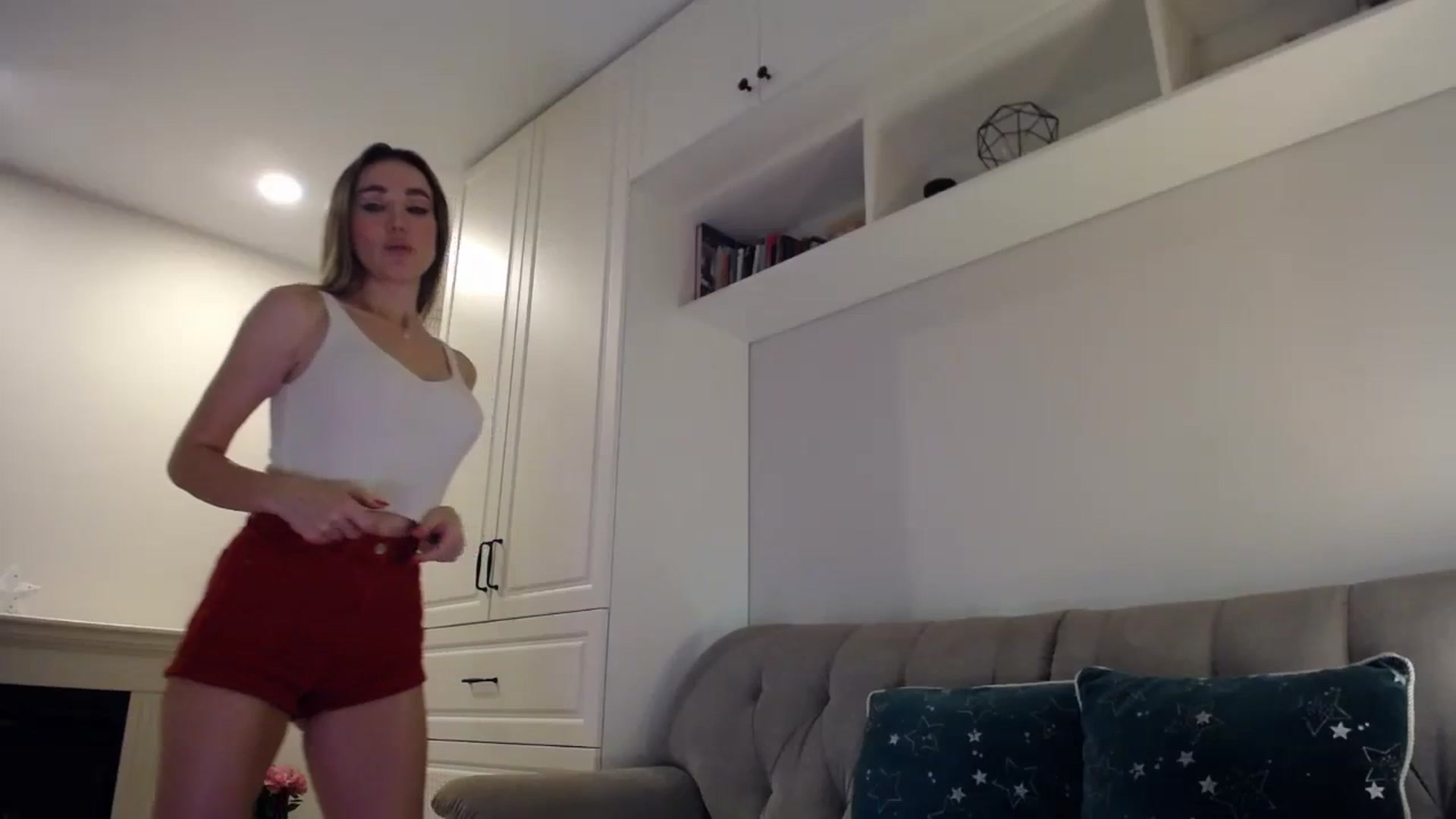 Gallery image thumbnail from Elysewine's myfreecams stream on, 04/14/2024, 05:44 image 5 of 20
