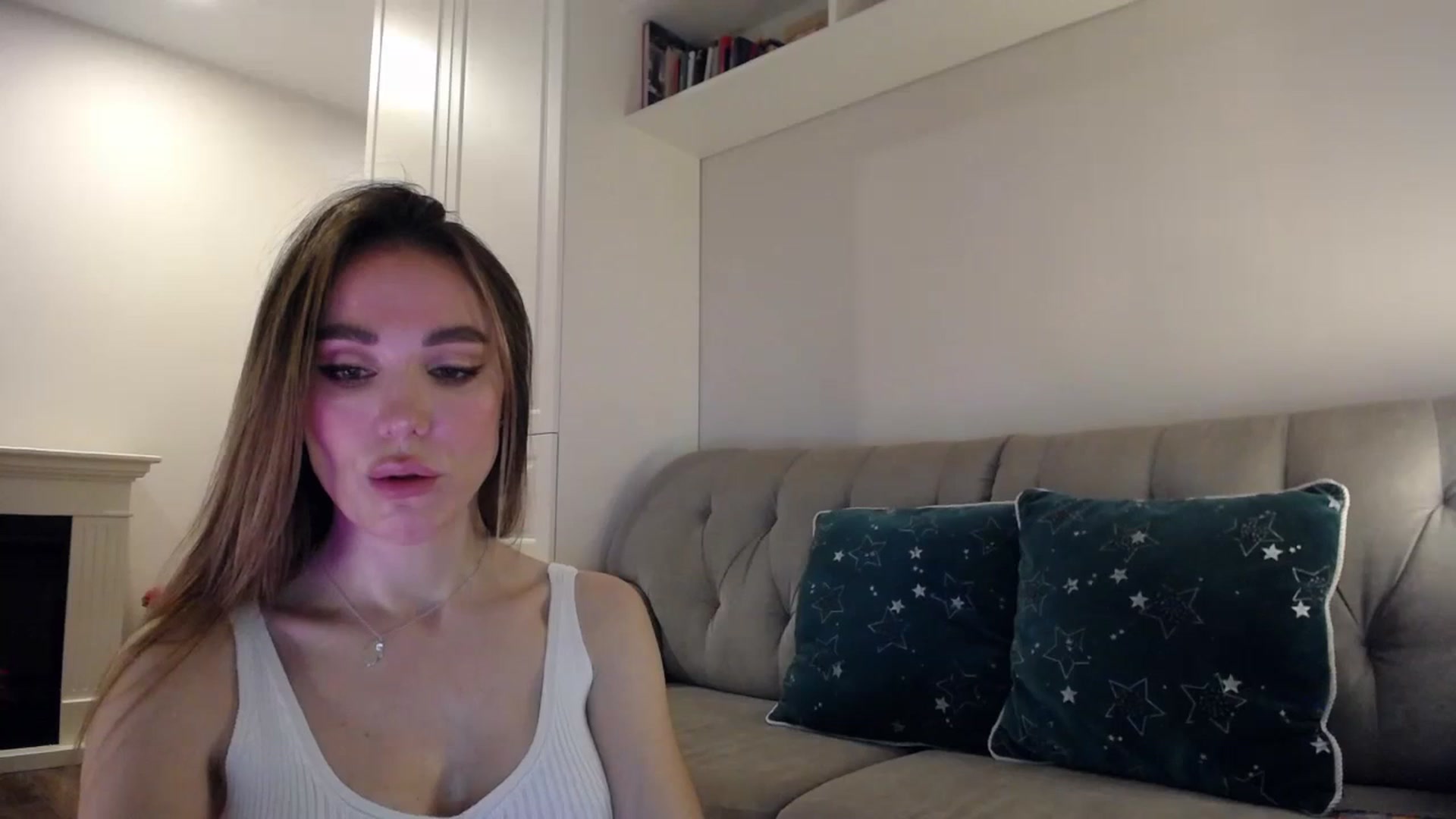 Gallery image thumbnail from Elysewine's myfreecams stream on, 04/14/2024, 05:44 image 13 of 20