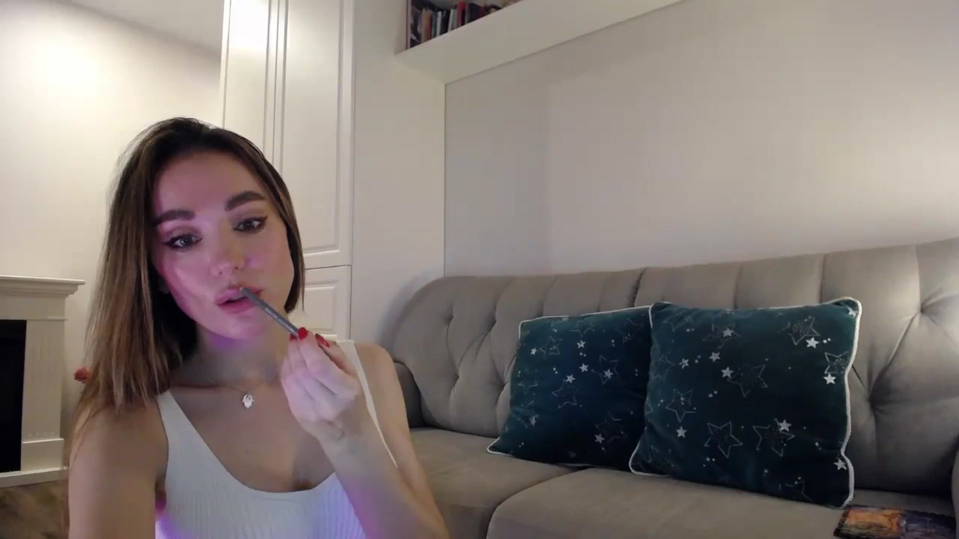 Gallery image thumbnail from Elysewine's myfreecams stream on, 04/14/2024, 05:44 image 17 of 20