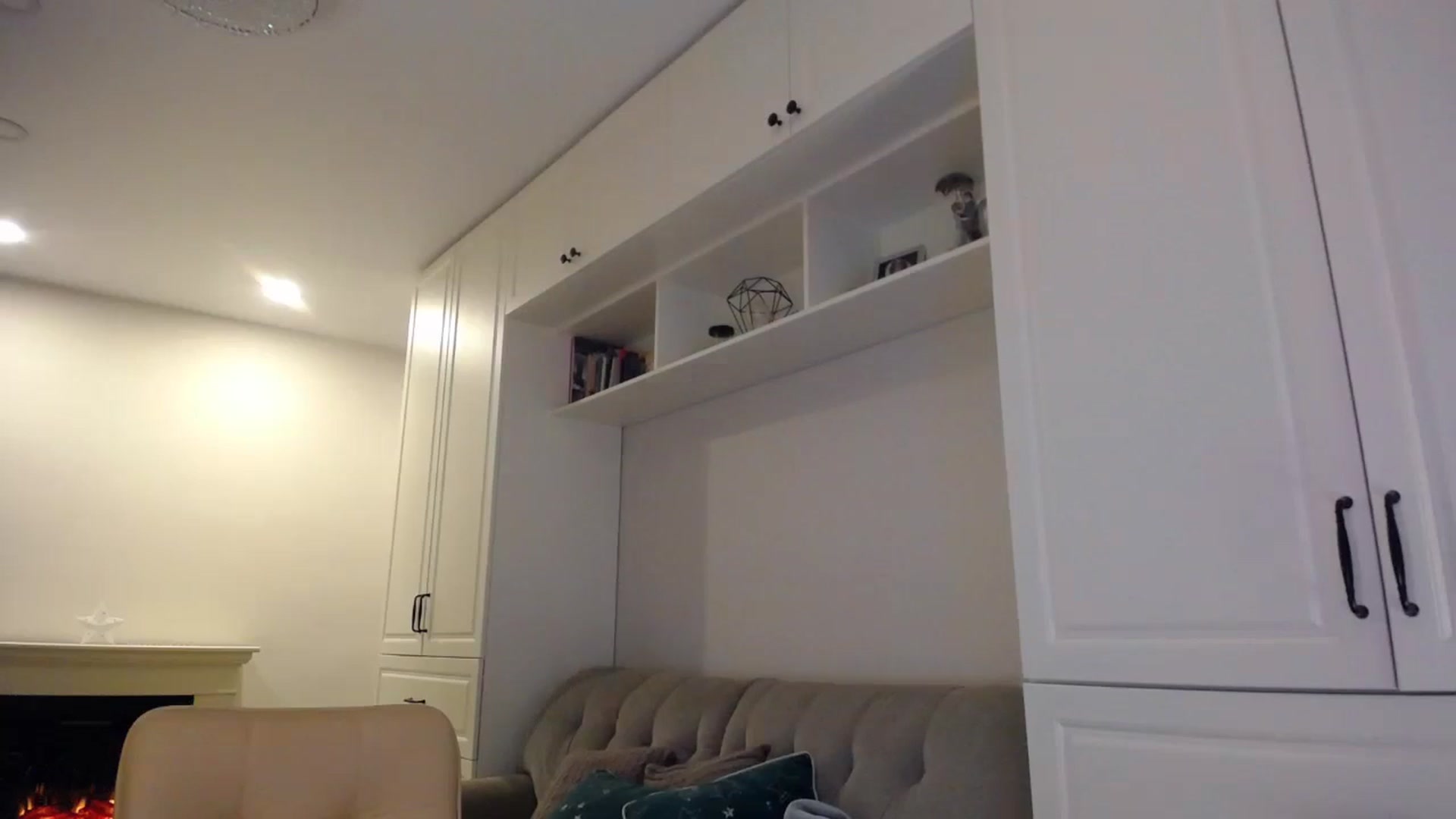Gallery image thumbnail from Elysewine's myfreecams stream on, 04/20/2024, 06:02 image 8 of 20