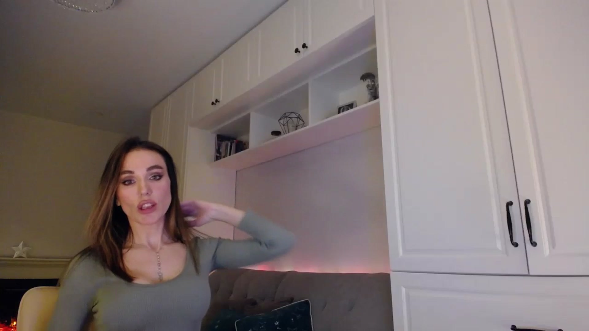 Gallery image thumbnail from Elysewine's myfreecams stream on, 04/20/2024, 06:02 image 13 of 20