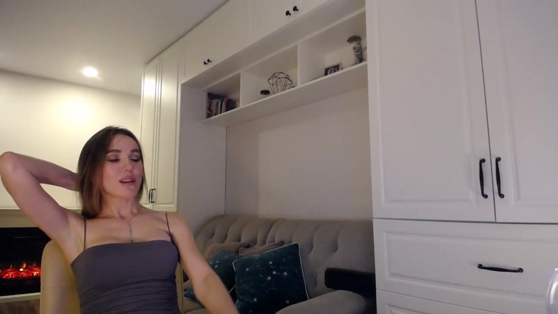 Gallery image thumbnail from Elysewine's myfreecams stream on, 04/20/2024, 06:02 image 17 of 20
