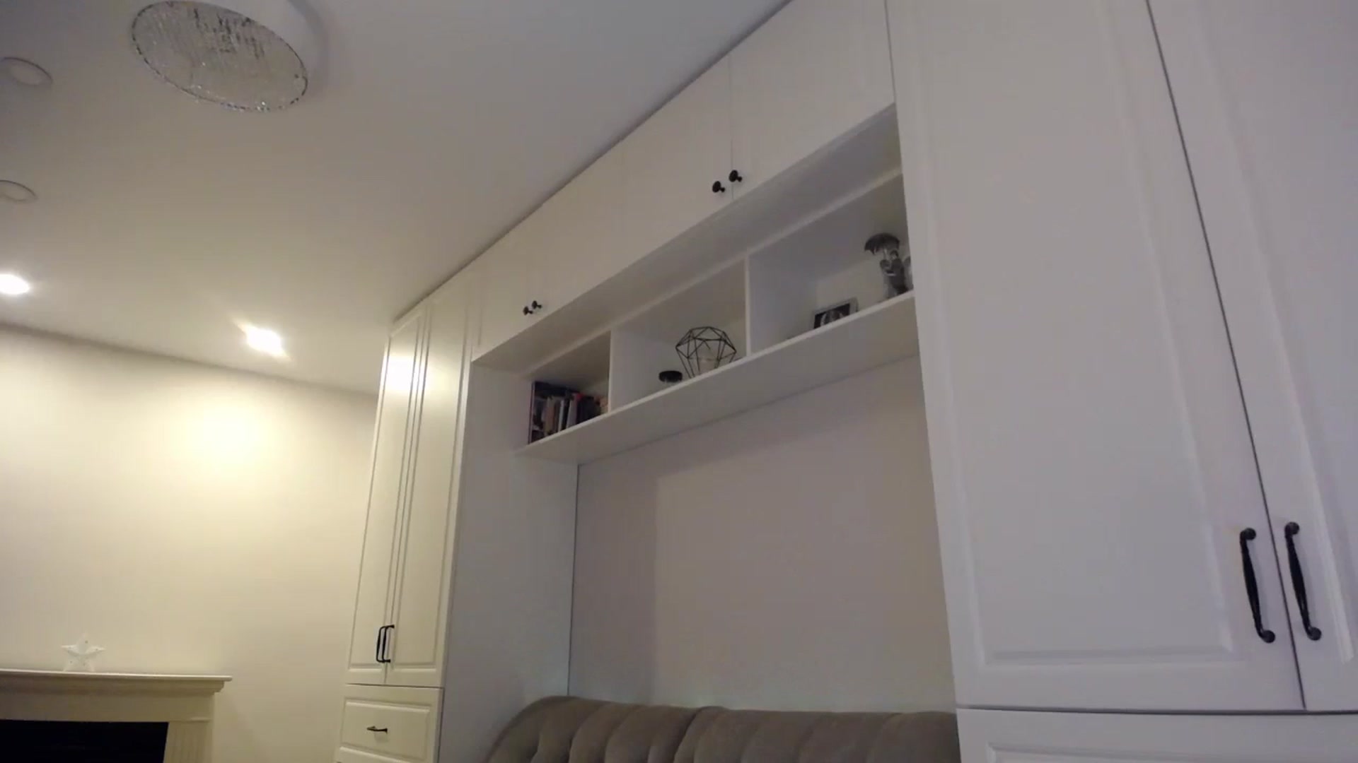 Gallery image thumbnail from Elysewine's myfreecams stream on, 04/20/2024, 06:02 image 10 of 20