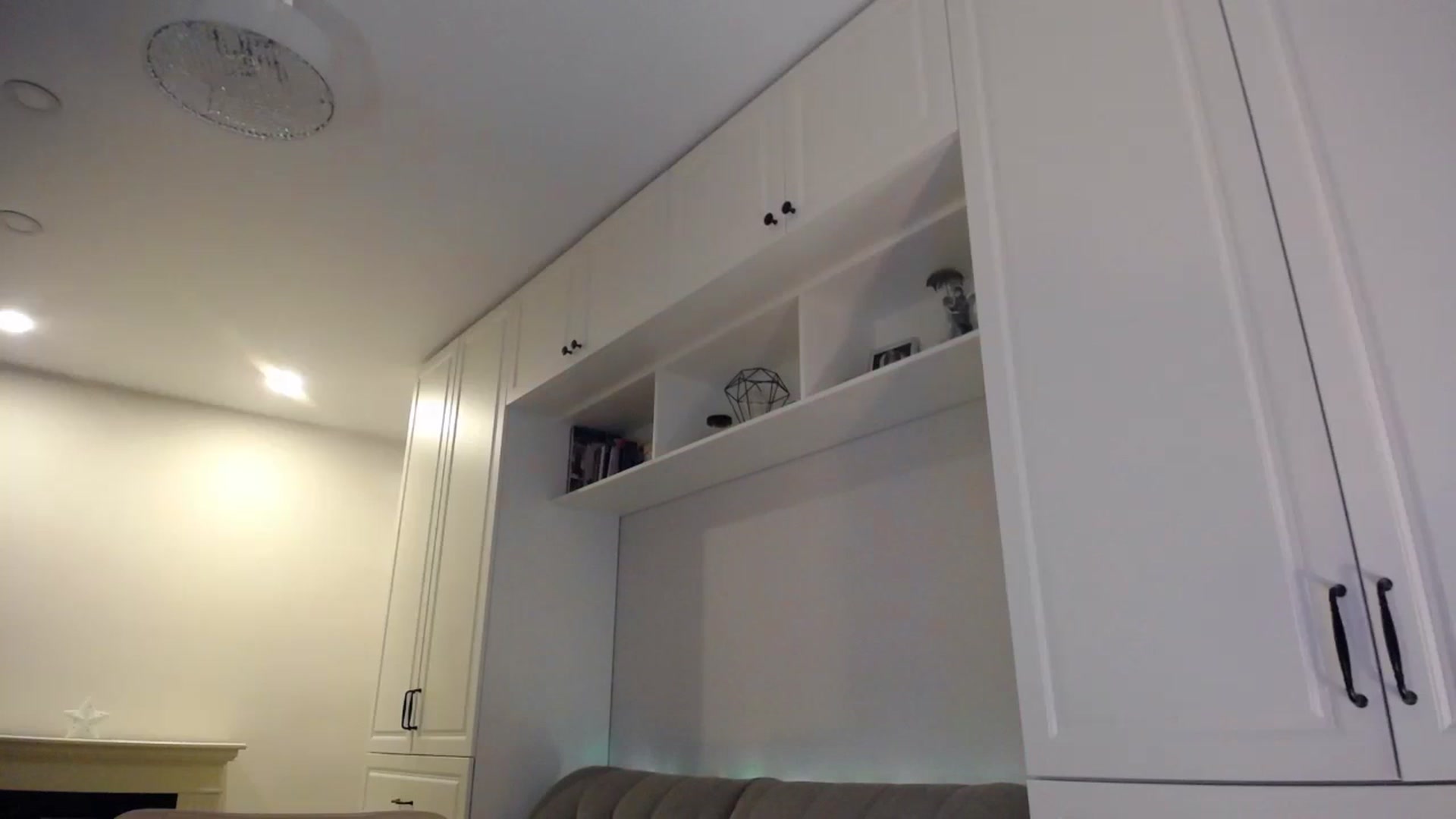 Gallery image thumbnail from Elysewine's myfreecams stream on, 04/20/2024, 06:02 image 11 of 20