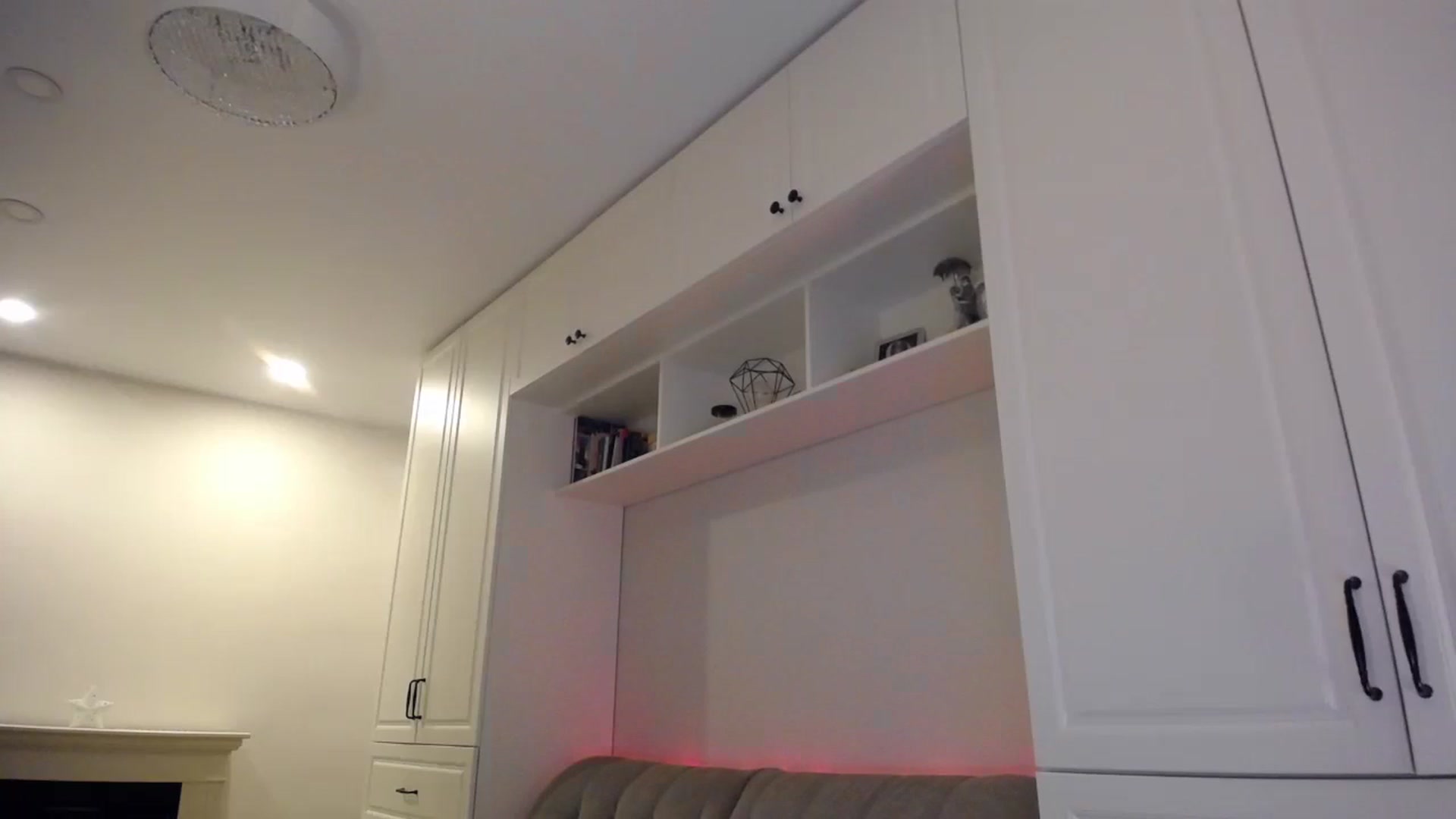 Gallery image thumbnail from Elysewine's myfreecams stream on, 04/20/2024, 06:02 image 3 of 20