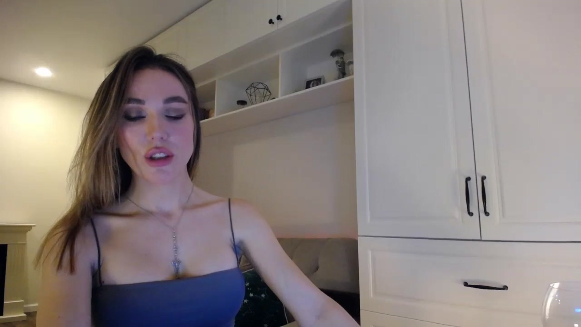 Gallery image thumbnail from Elysewine's myfreecams stream on, 04/20/2024, 06:02 image 18 of 20