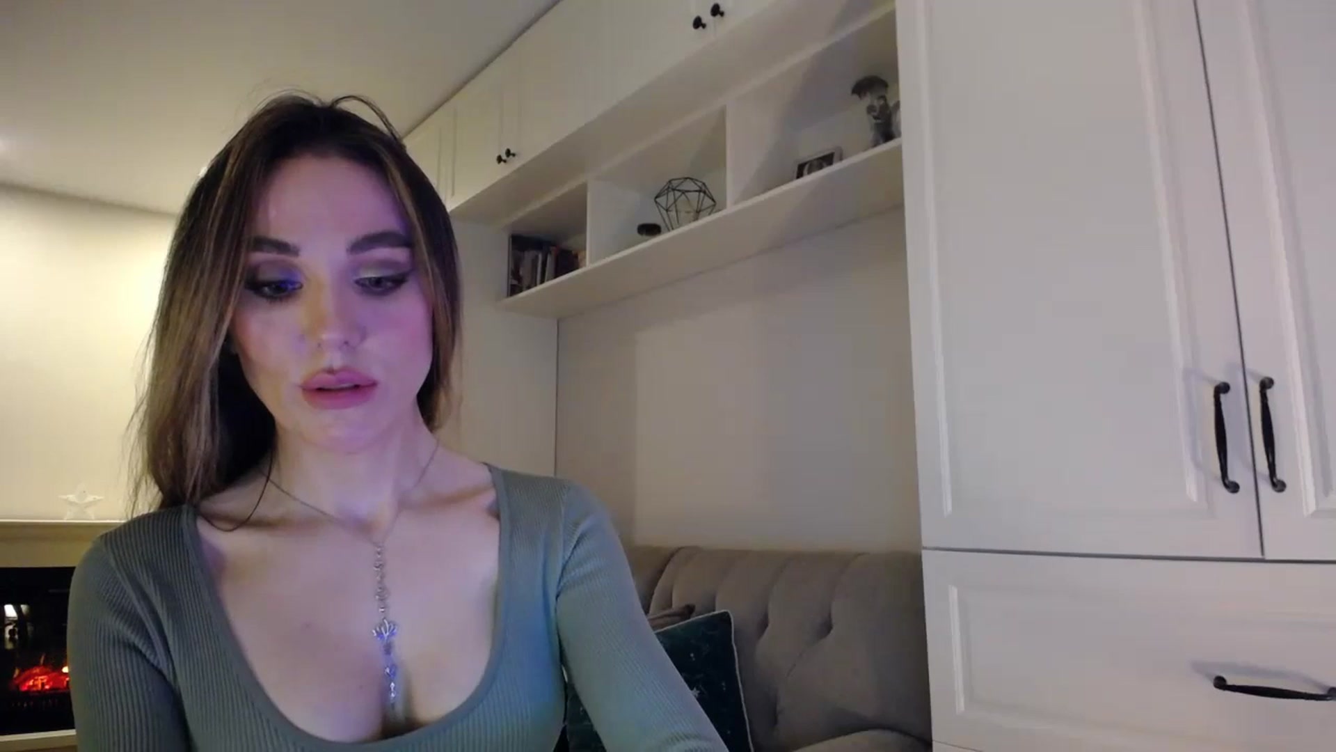 Gallery image thumbnail from Elysewine's myfreecams stream on, 04/20/2024, 06:02 image 12 of 20