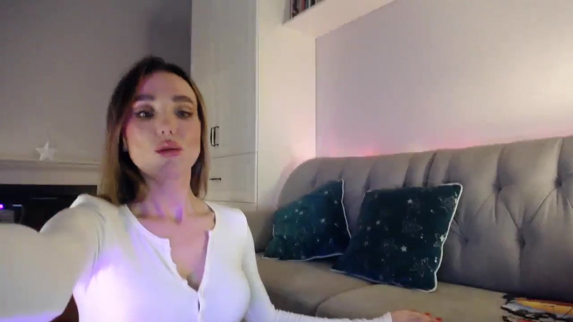 Gallery image thumbnail from Elysewine's myfreecams stream on, 04/25/2024, 15:01 image 20 of 20