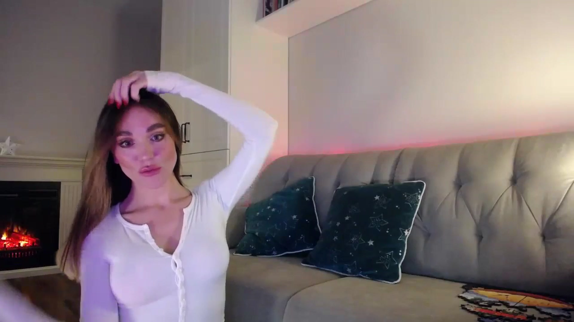 Gallery image thumbnail from Elysewine's myfreecams stream on, 04/25/2024, 15:01 image 8 of 20