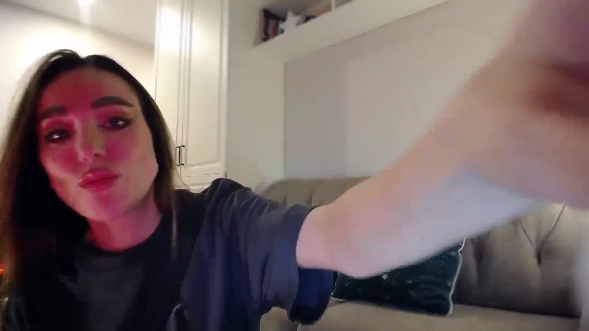 Gallery image thumbnail from Elysewine's myfreecams stream on, 05/04/2024, 04:37 image 10 of 20