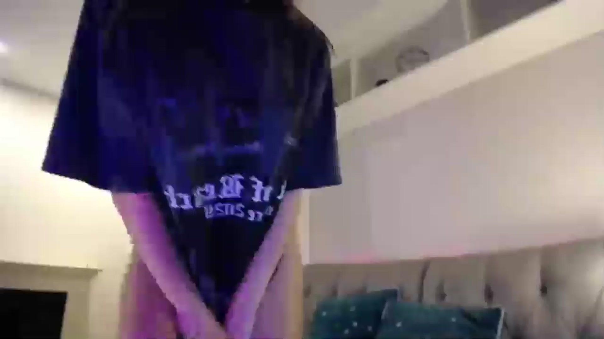 Gallery image thumbnail from Elysewine's myfreecams stream on, 05/04/2024, 04:37 image 6 of 20
