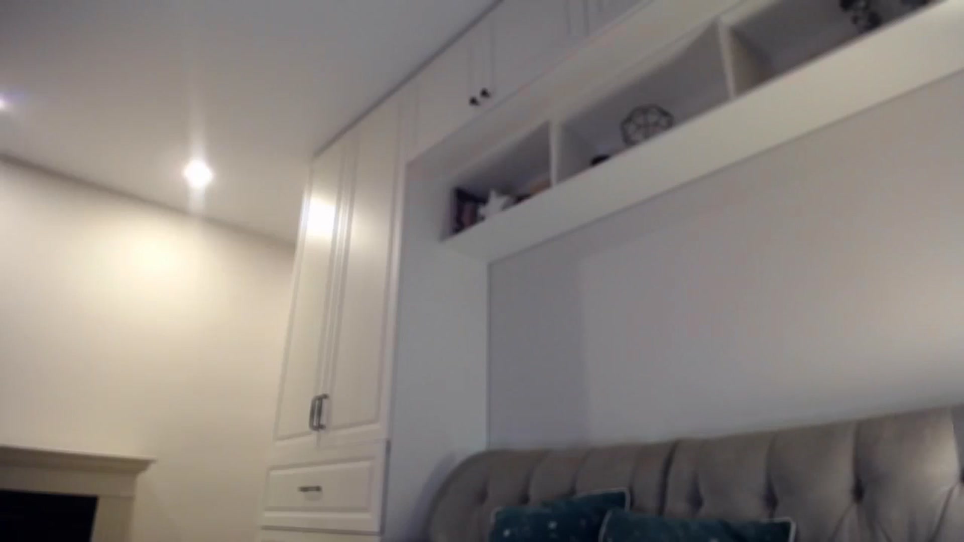 Gallery image thumbnail from Elysewine's myfreecams stream on, 05/04/2024, 04:37 image 2 of 20