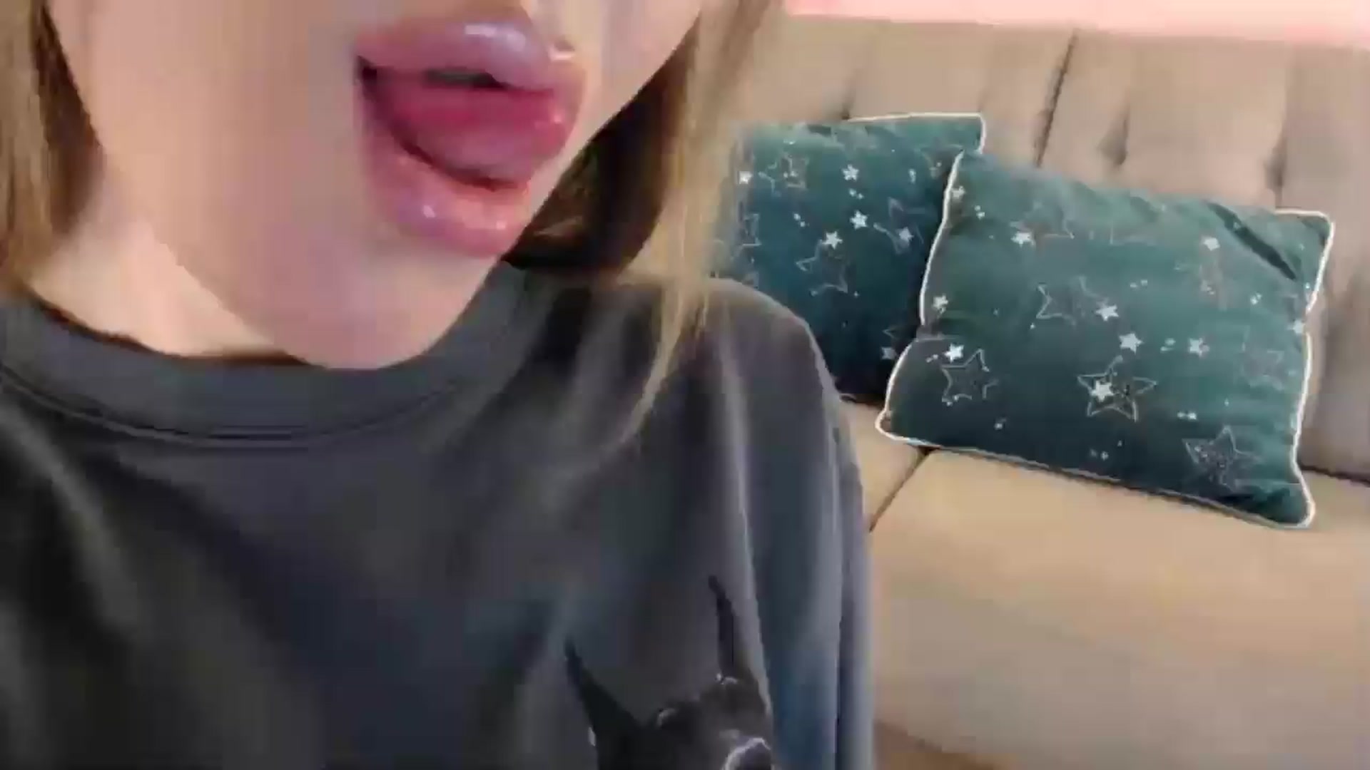 Gallery image thumbnail from Elysewine's myfreecams stream on, 05/04/2024, 04:58 image 2 of 20