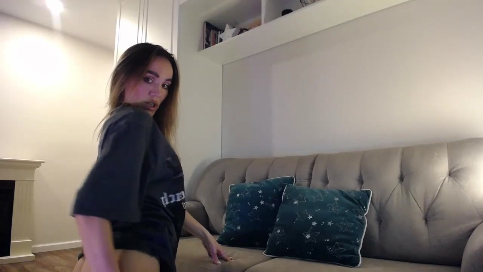 Gallery image thumbnail from Elysewine's myfreecams stream on, 05/04/2024, 04:58 image 10 of 20