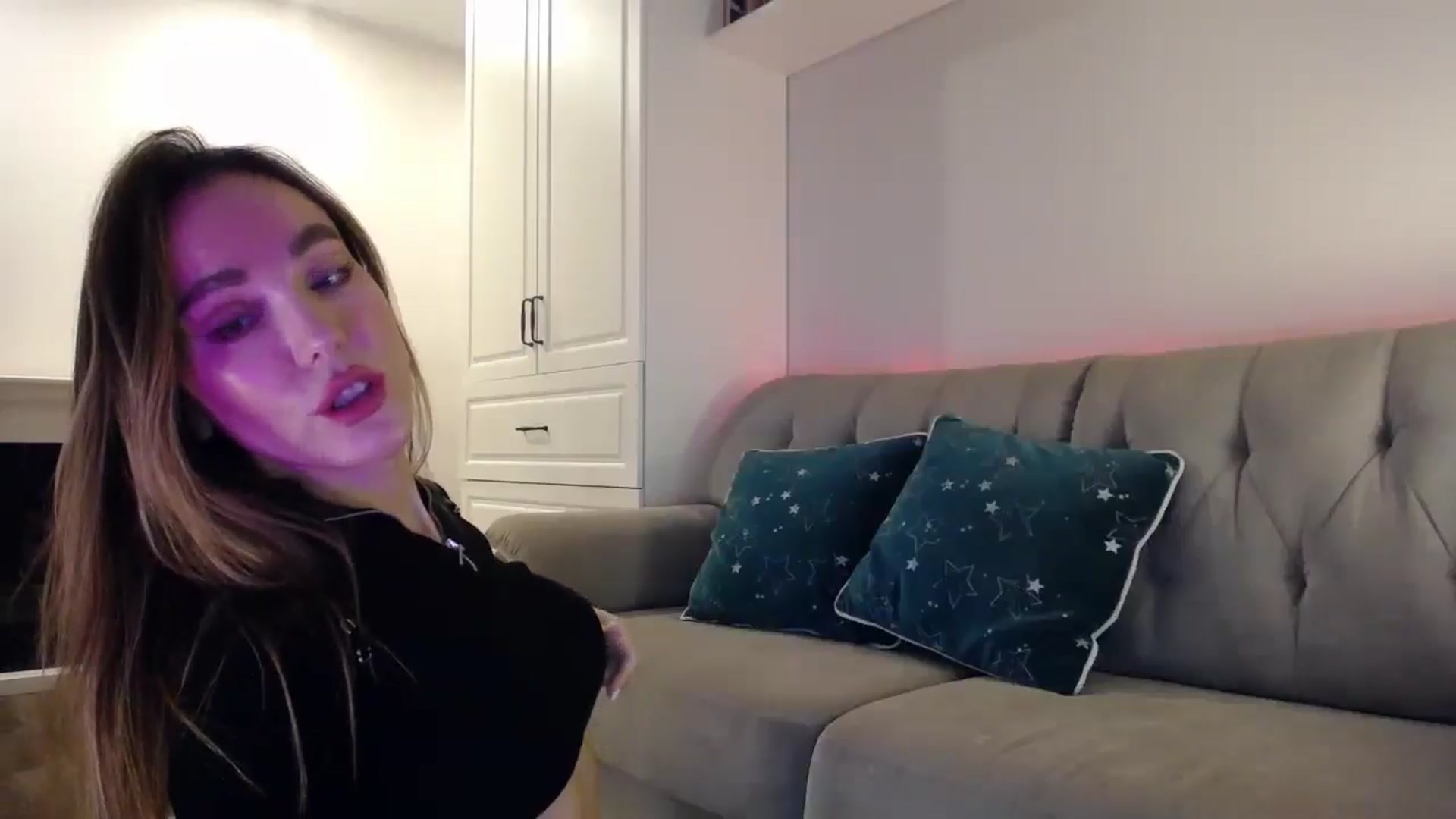 Gallery image thumbnail from Elysewine's myfreecams stream on, 05/05/2024, 03:58 image 2 of 20