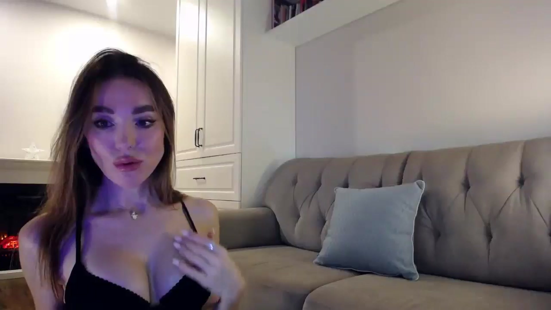 Gallery image thumbnail from Elysewine's myfreecams stream on, 05/18/2024, 05:42 image 11 of 20