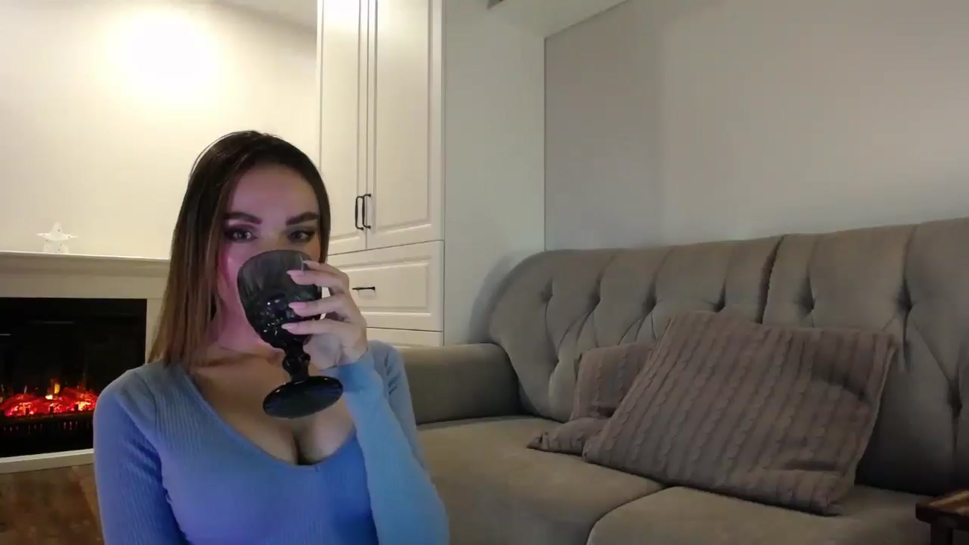 Gallery image thumbnail from Elysewine's myfreecams stream on, 05/25/2024, 05:39 image 17 of 20