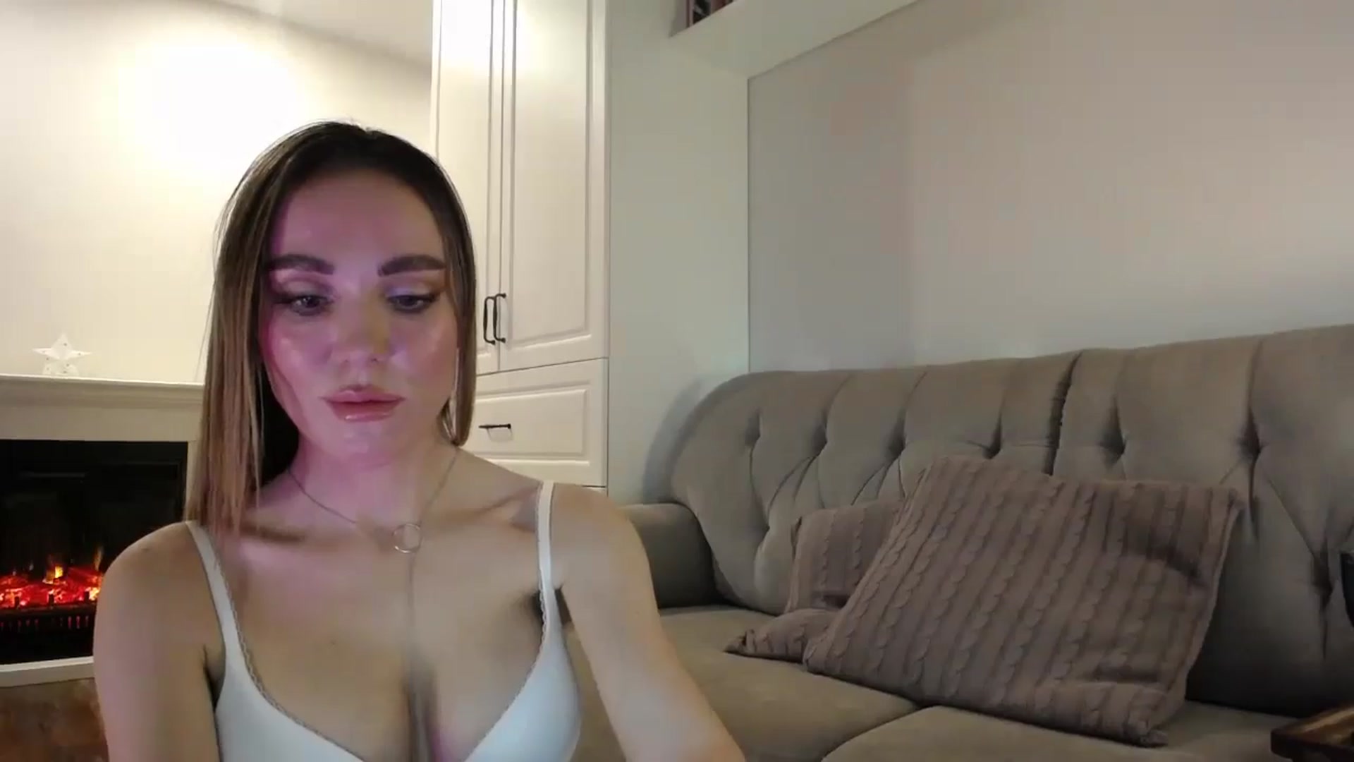 Gallery image thumbnail from Elysewine's myfreecams stream on, 05/25/2024, 06:02 image 16 of 20