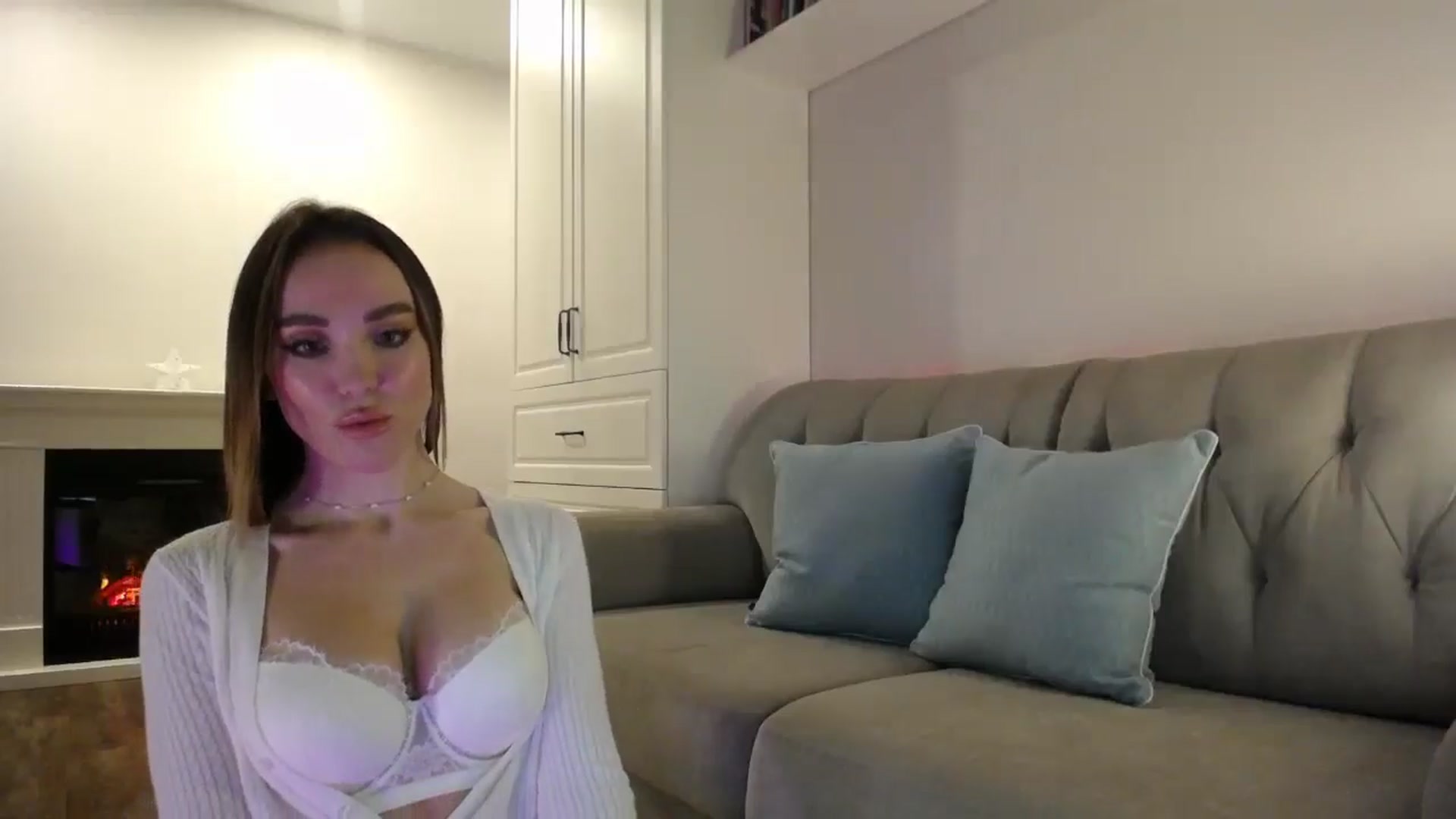 Gallery image thumbnail from Elysewine's myfreecams stream on, 05/27/2024, 04:52 image 14 of 20