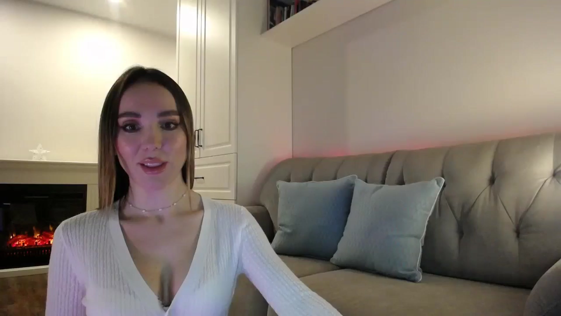Gallery image thumbnail from Elysewine's myfreecams stream on, 05/27/2024, 04:52 image 2 of 20