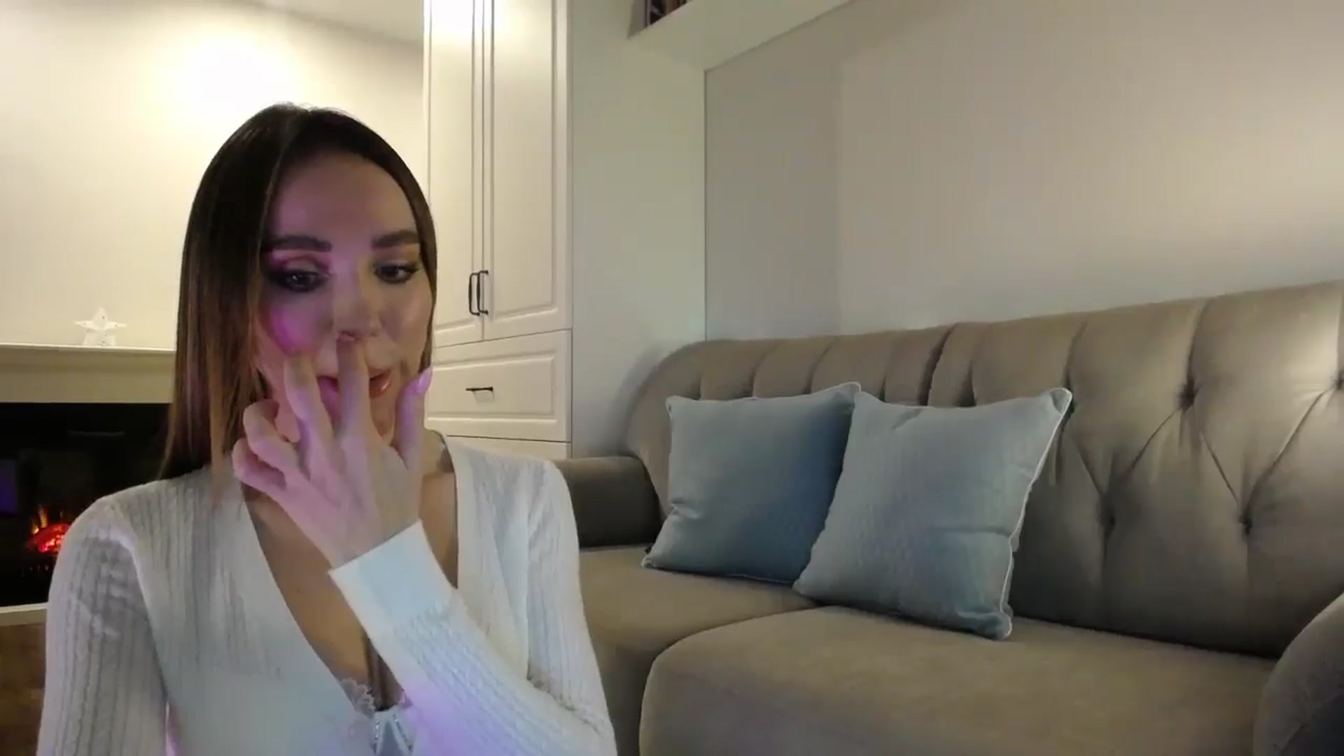 Gallery image thumbnail from Elysewine's myfreecams stream on, 05/27/2024, 04:52 image 5 of 20